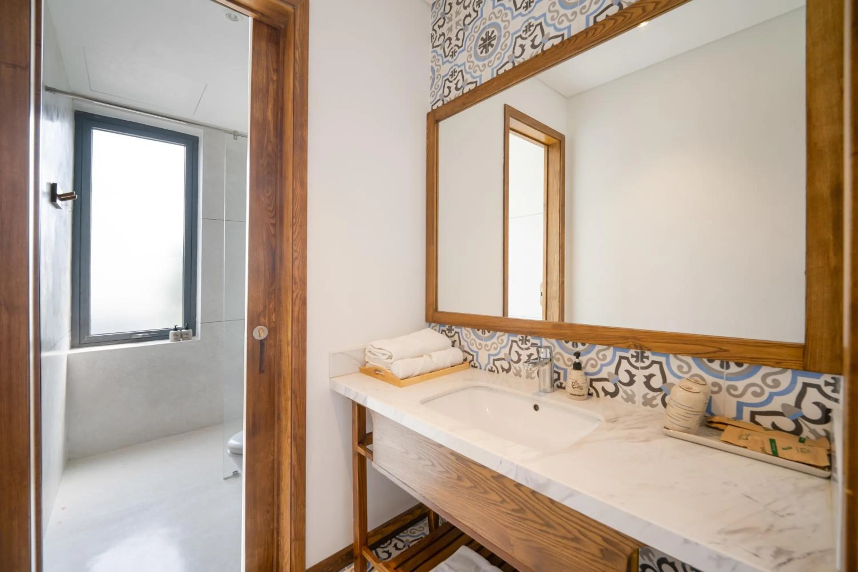 Shower, Bed in VernalHome Boutique Danang