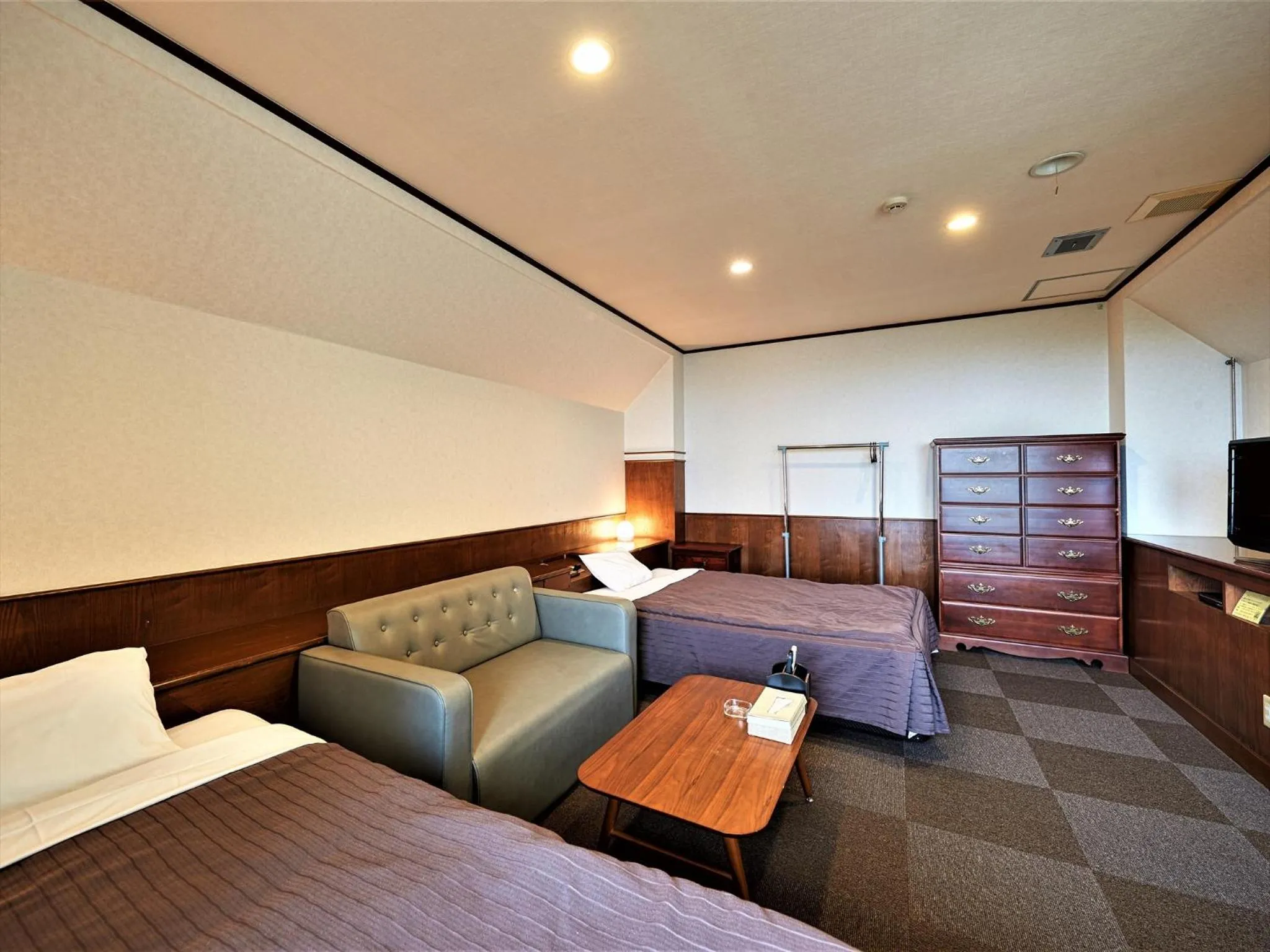 Photo of the whole room, Bed in Purari OKINAWA