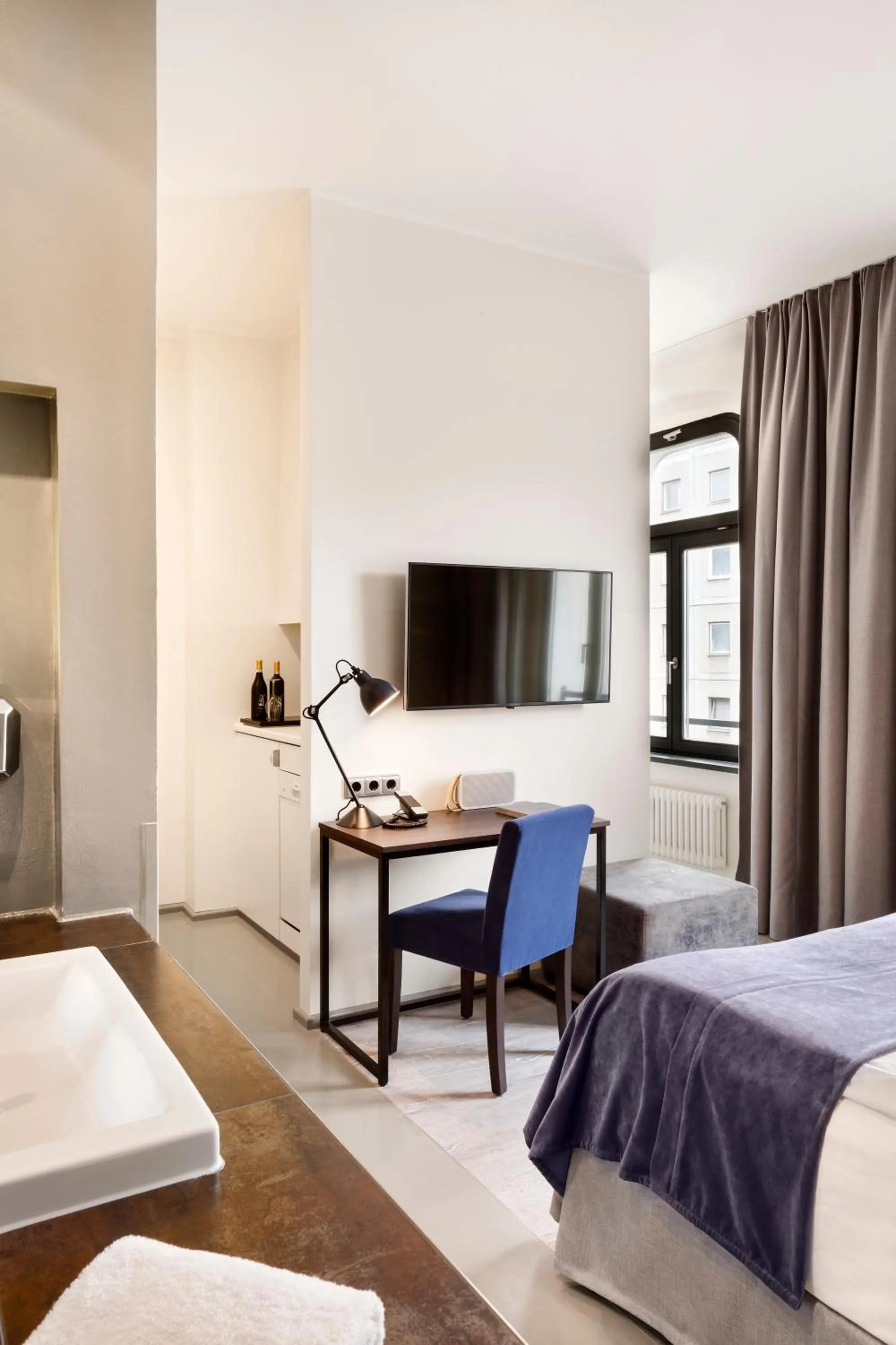 Photo of the whole room, Bed in Lux 11 Berlin-Mitte