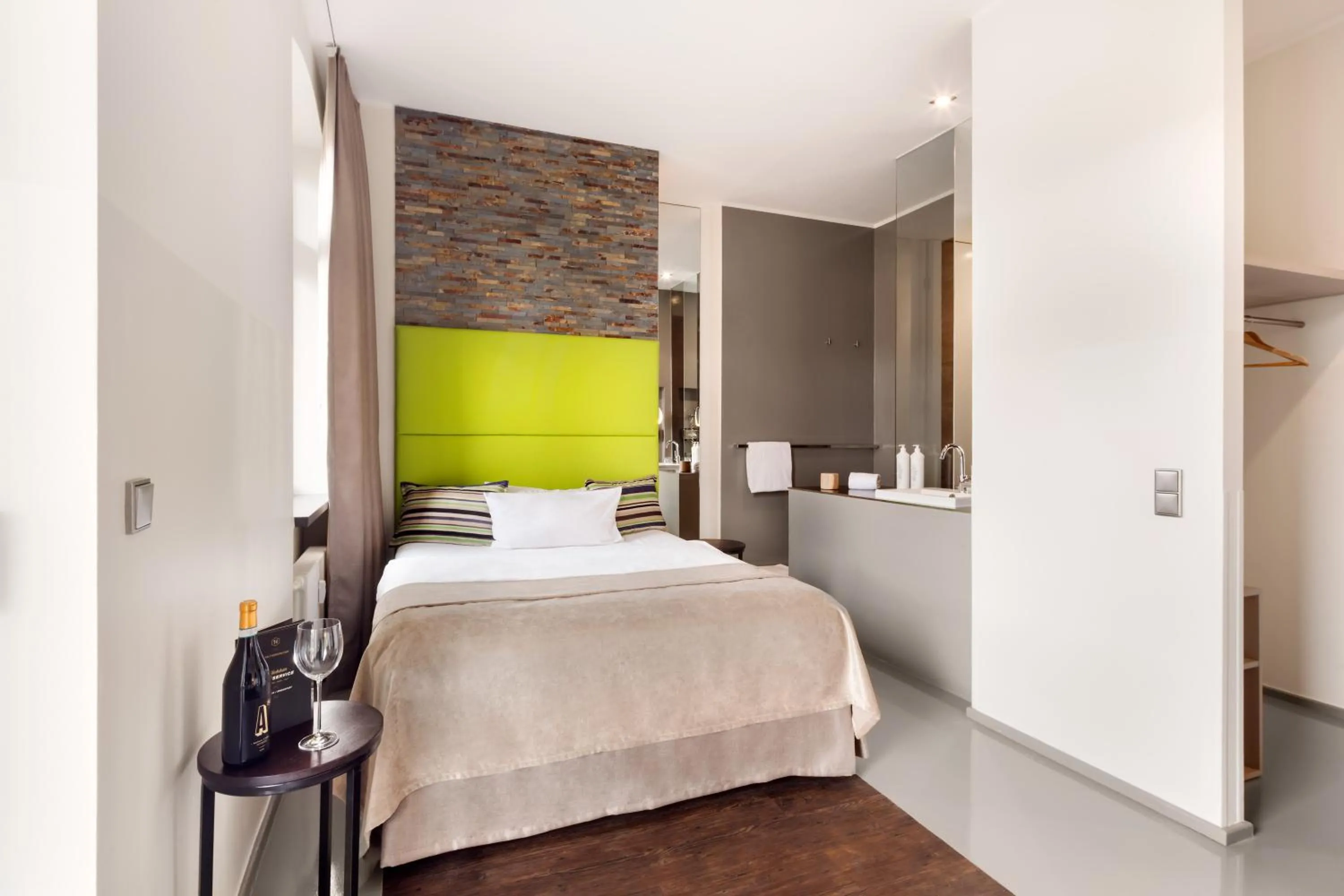 Photo of the whole room, Bed in Lux 11 Berlin-Mitte