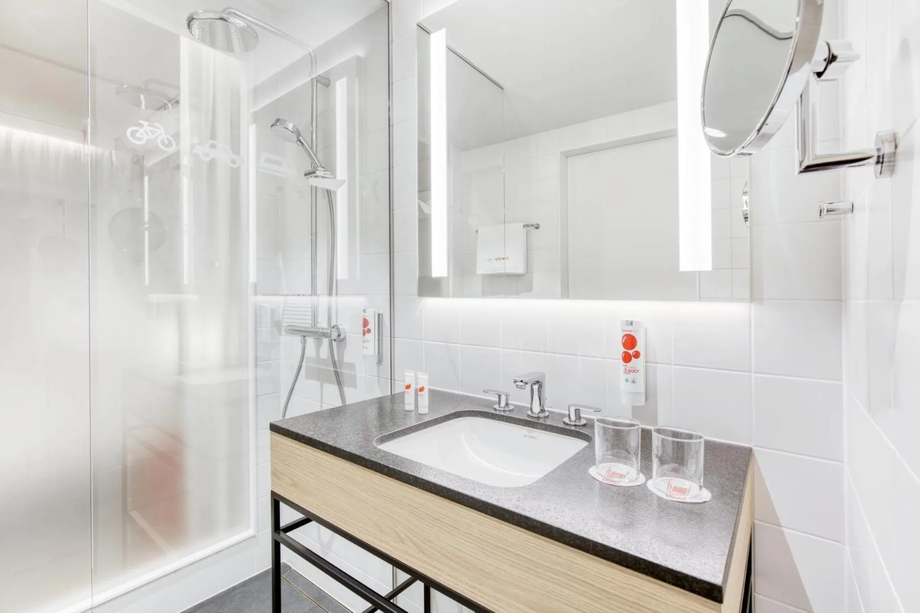 Bathroom in IntercityHotel Wiesbaden