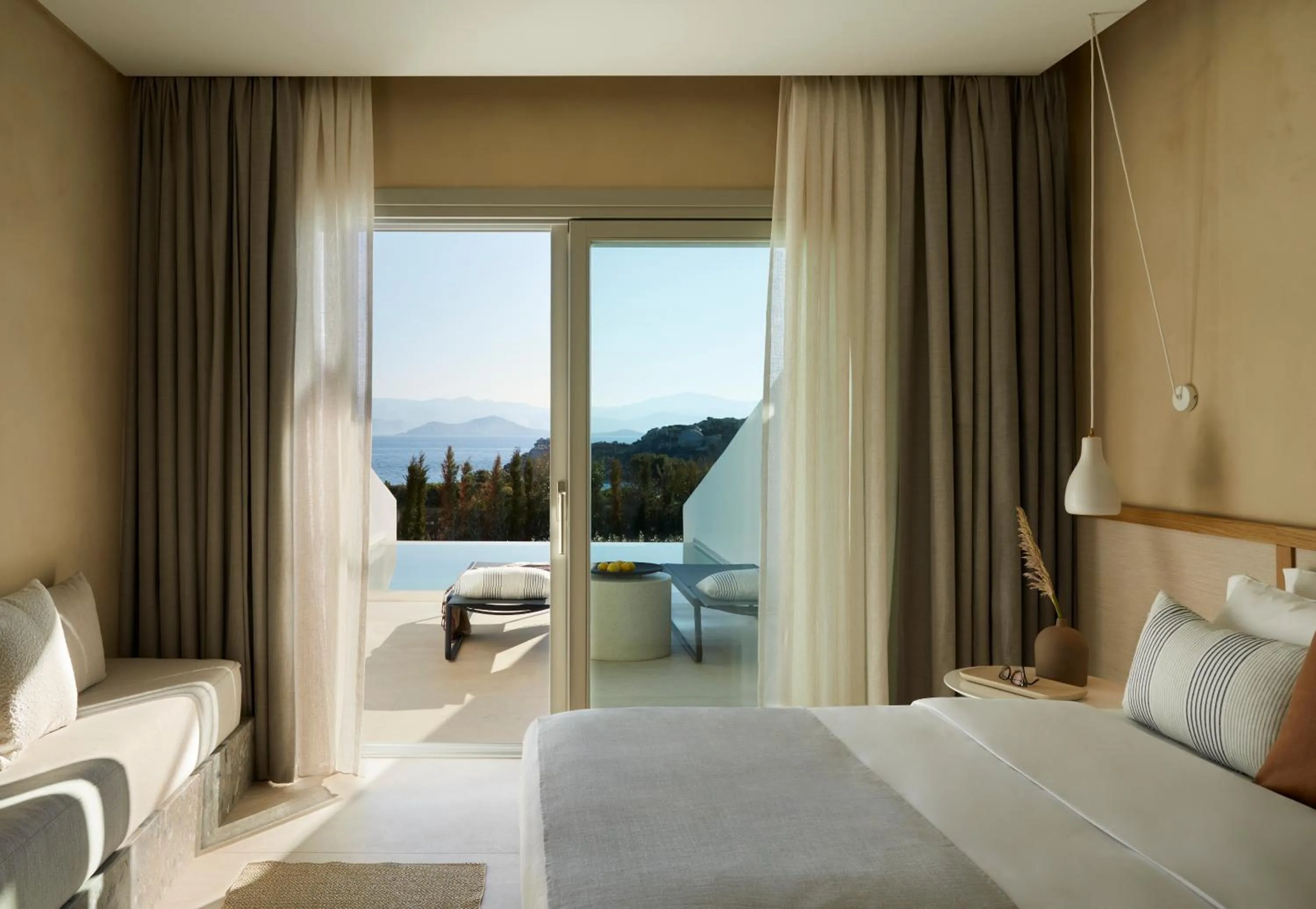 Summer, Bed in PAROCKS Luxury Hotel & Spa