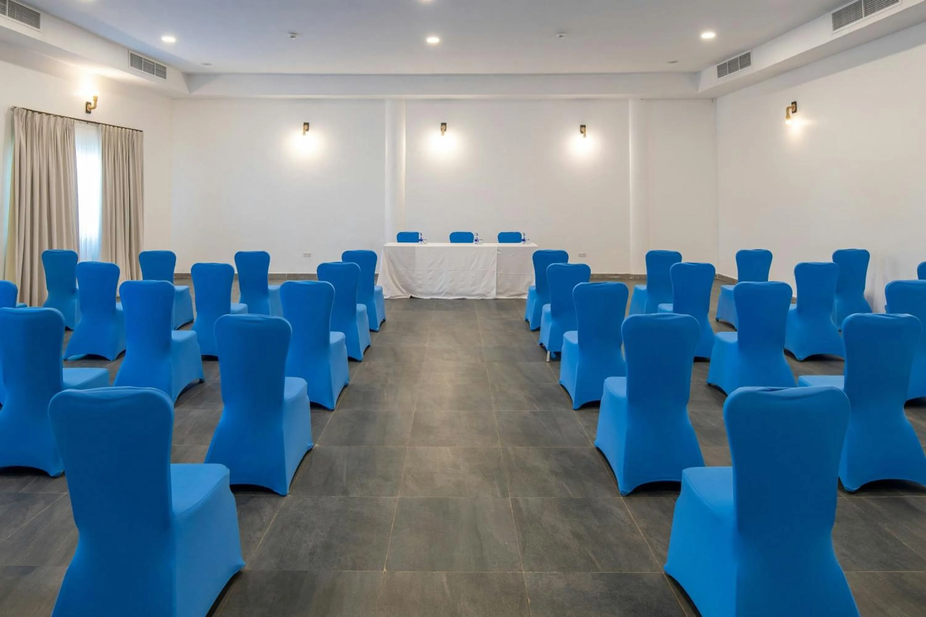 Meeting/conference room in Le Mersenne Zanzibar, Autograph Collection