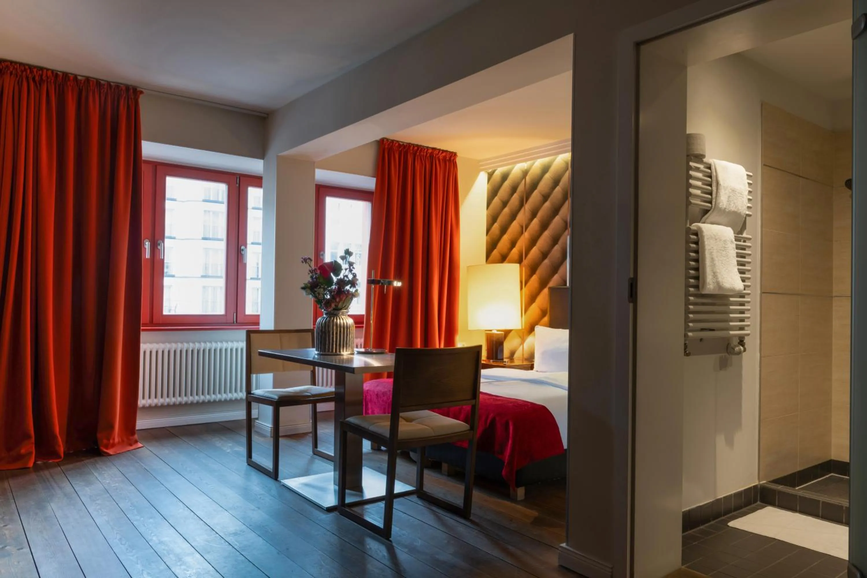 Shower, Bed in Hotel Adele am Alex