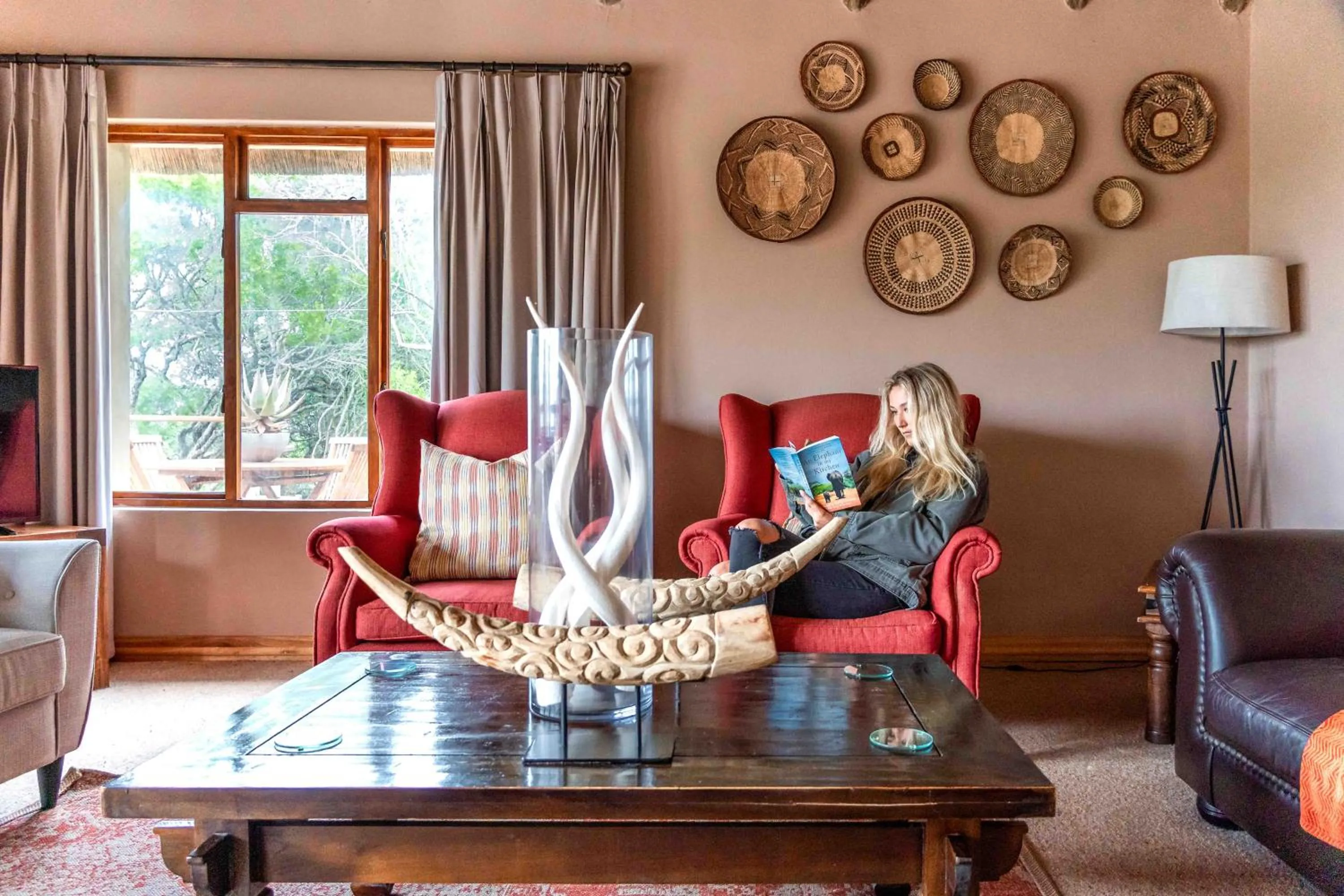 Lounge or bar in Woodbury Lodge – Amakhala Game Reserve