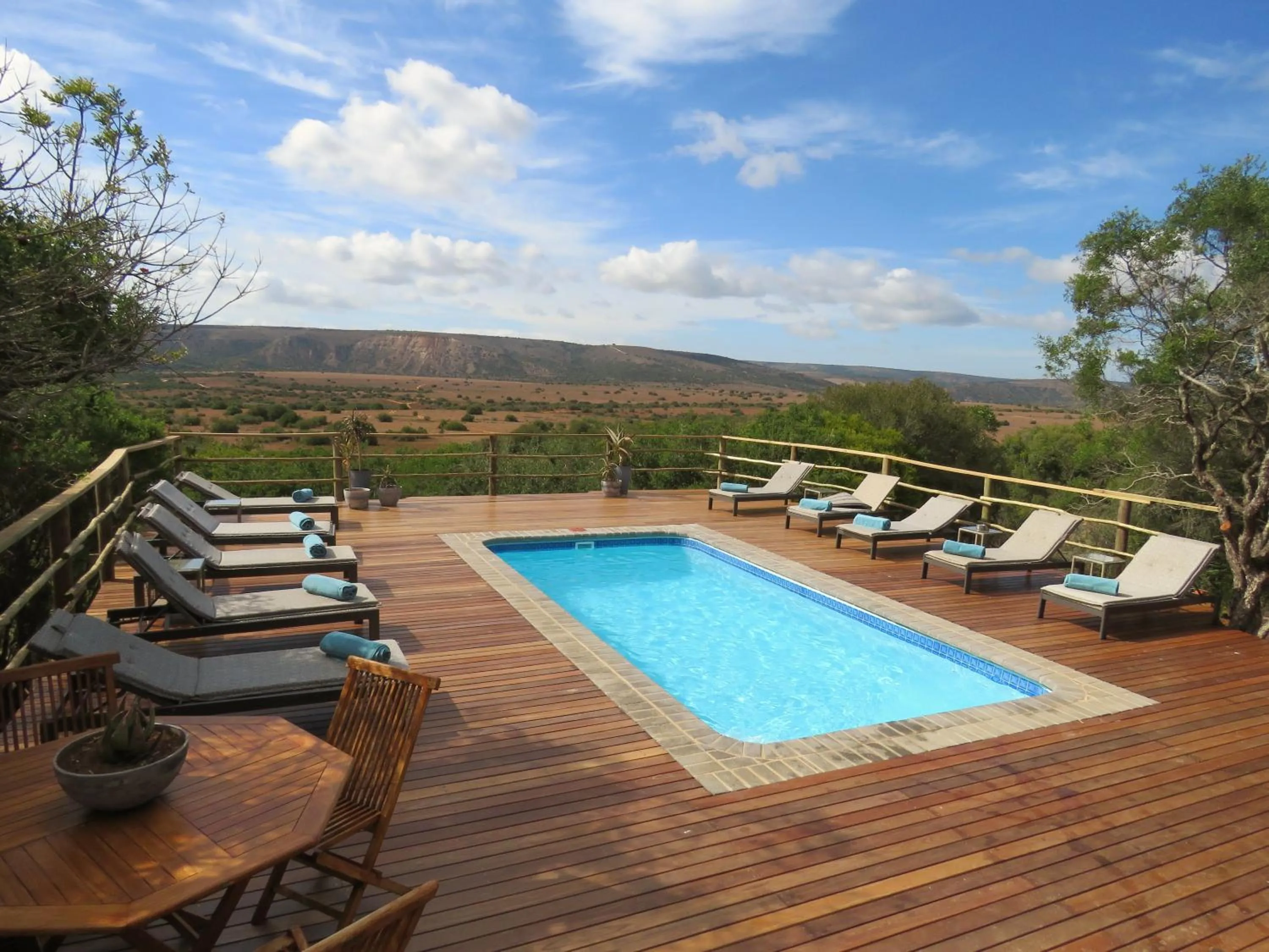 Pool view in Woodbury Lodge – Amakhala Game Reserve