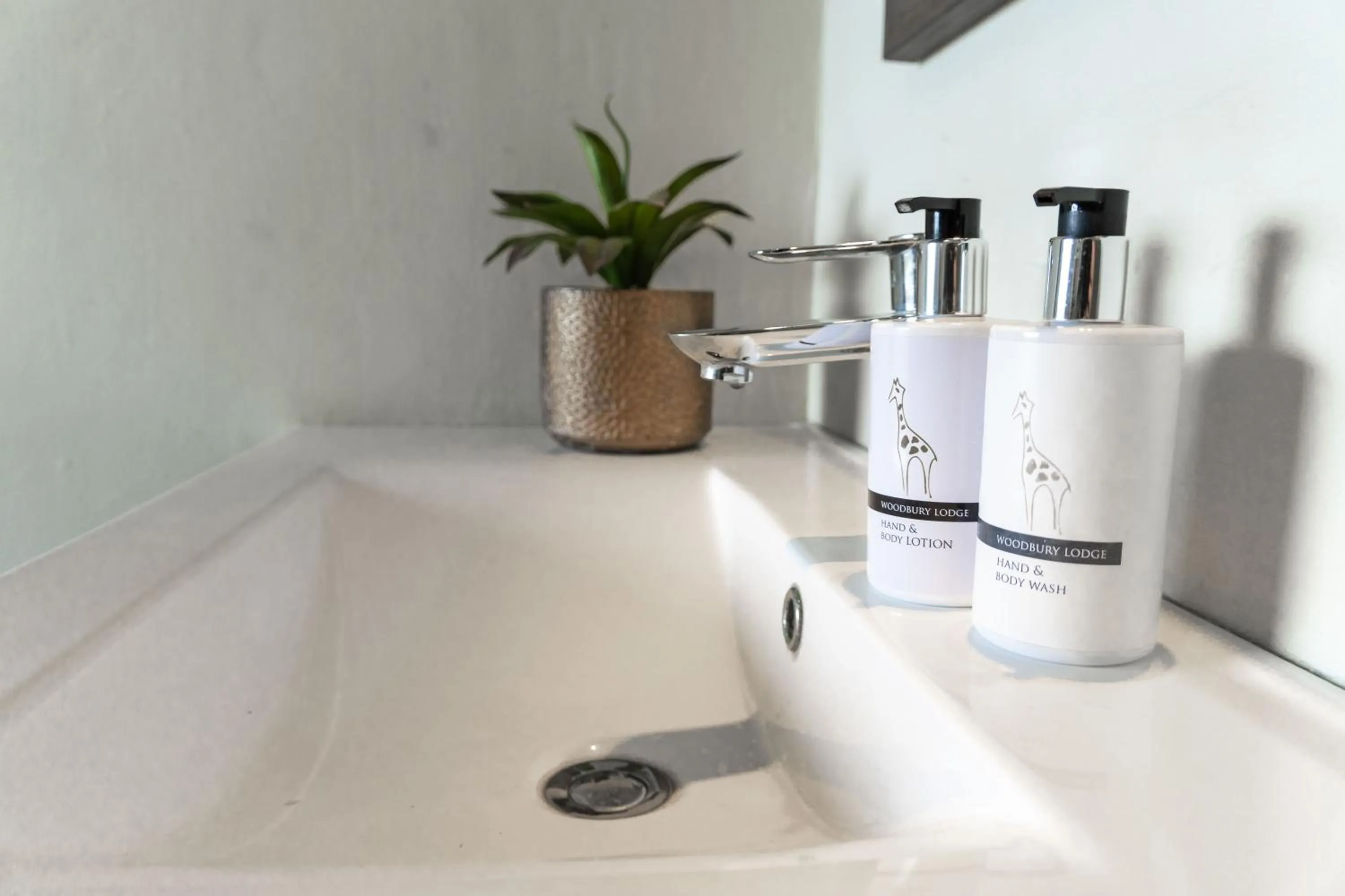 Bathroom in Woodbury Lodge – Amakhala Game Reserve