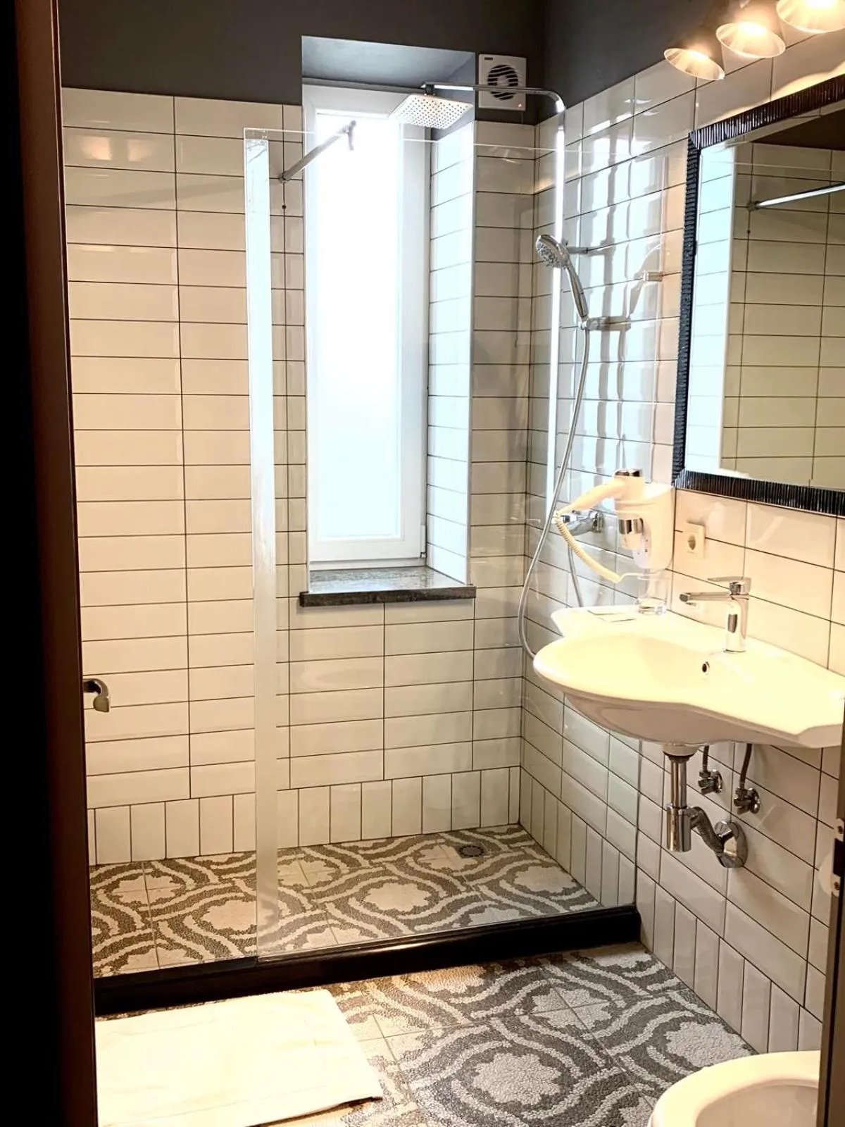 Shower in Aparthotel