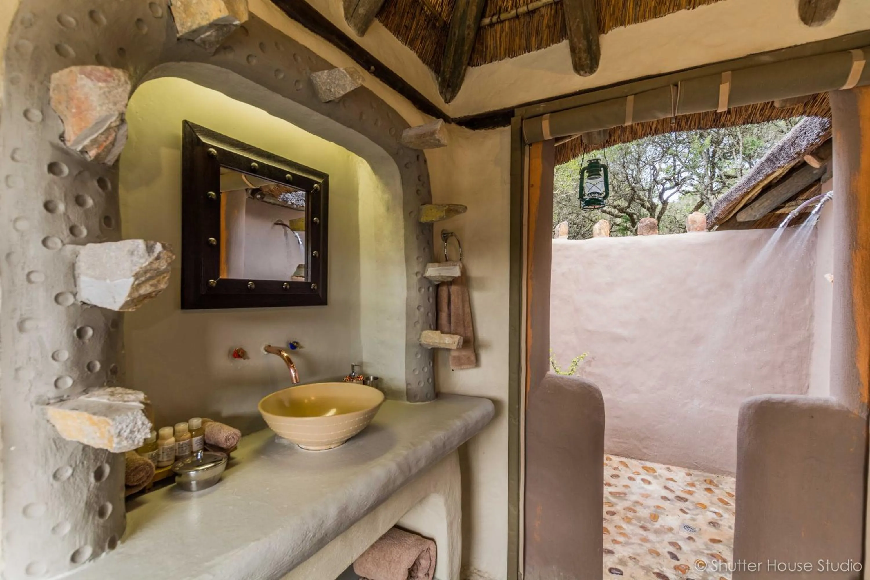 Bathroom in Safari Lodge - Amakhala Game Reserve