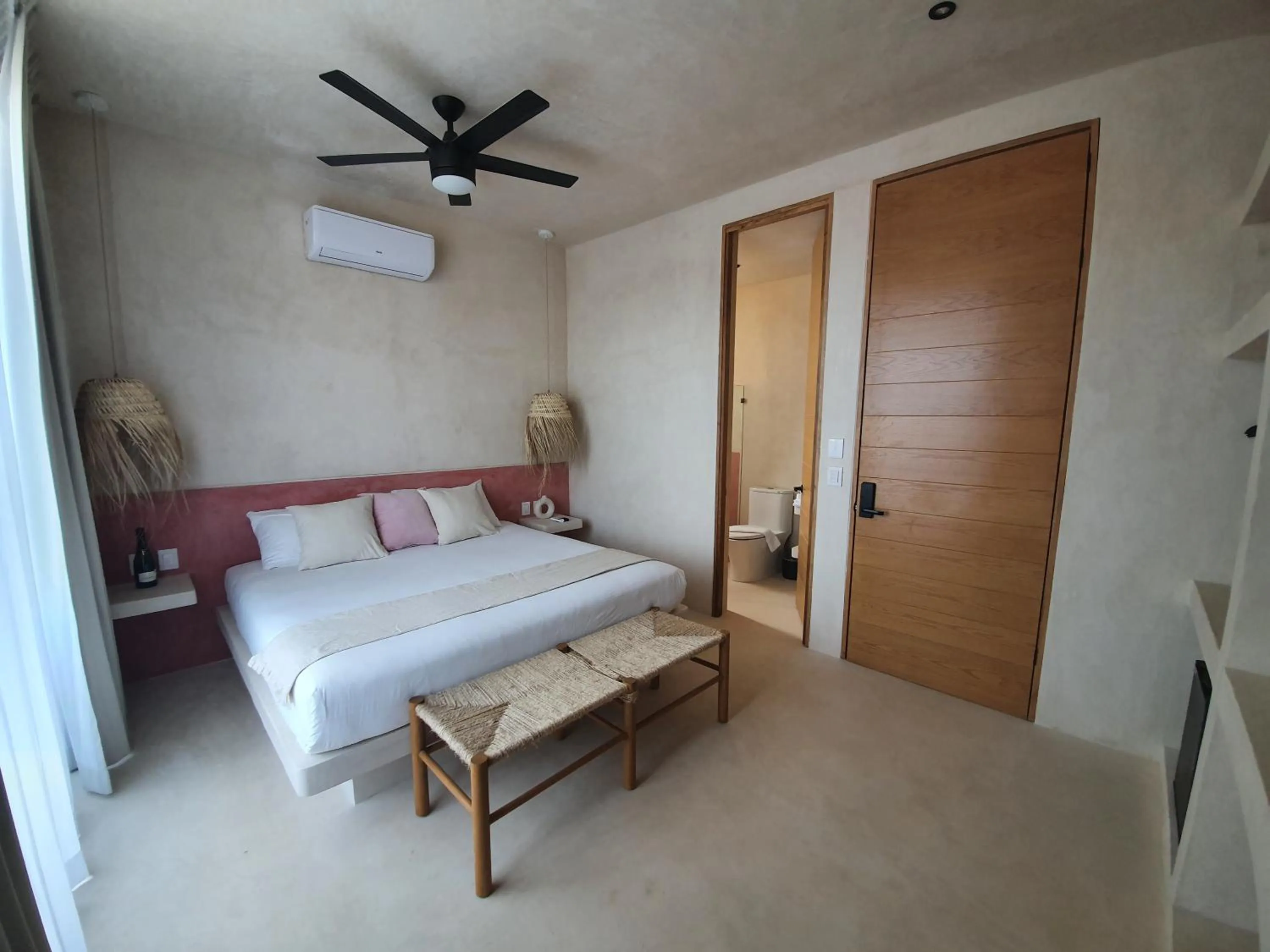 Photo of the whole room, Bed in Casa Peregrino Holbox