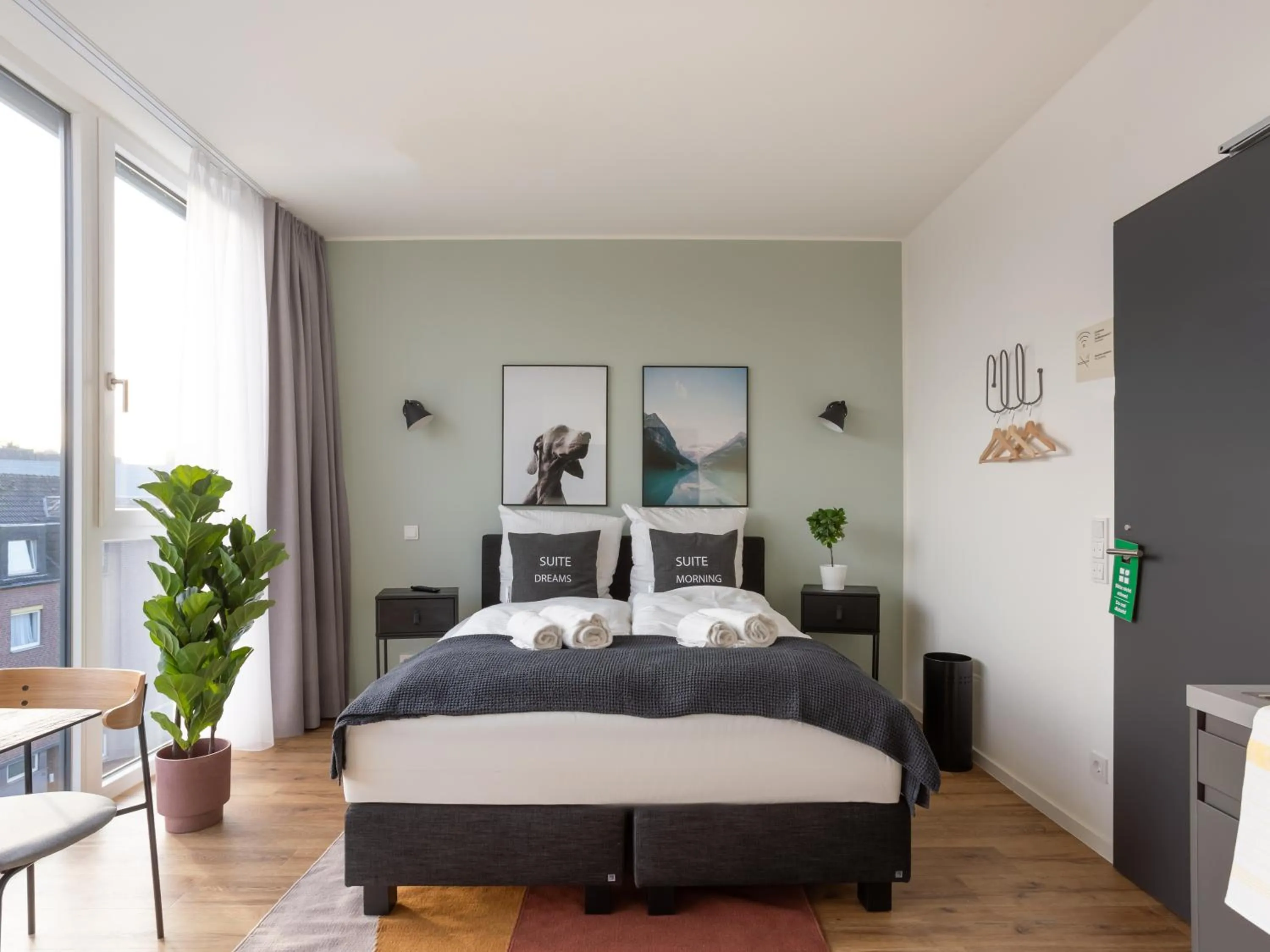 Bed in Limehome Mönchengladbach Fliethstraße