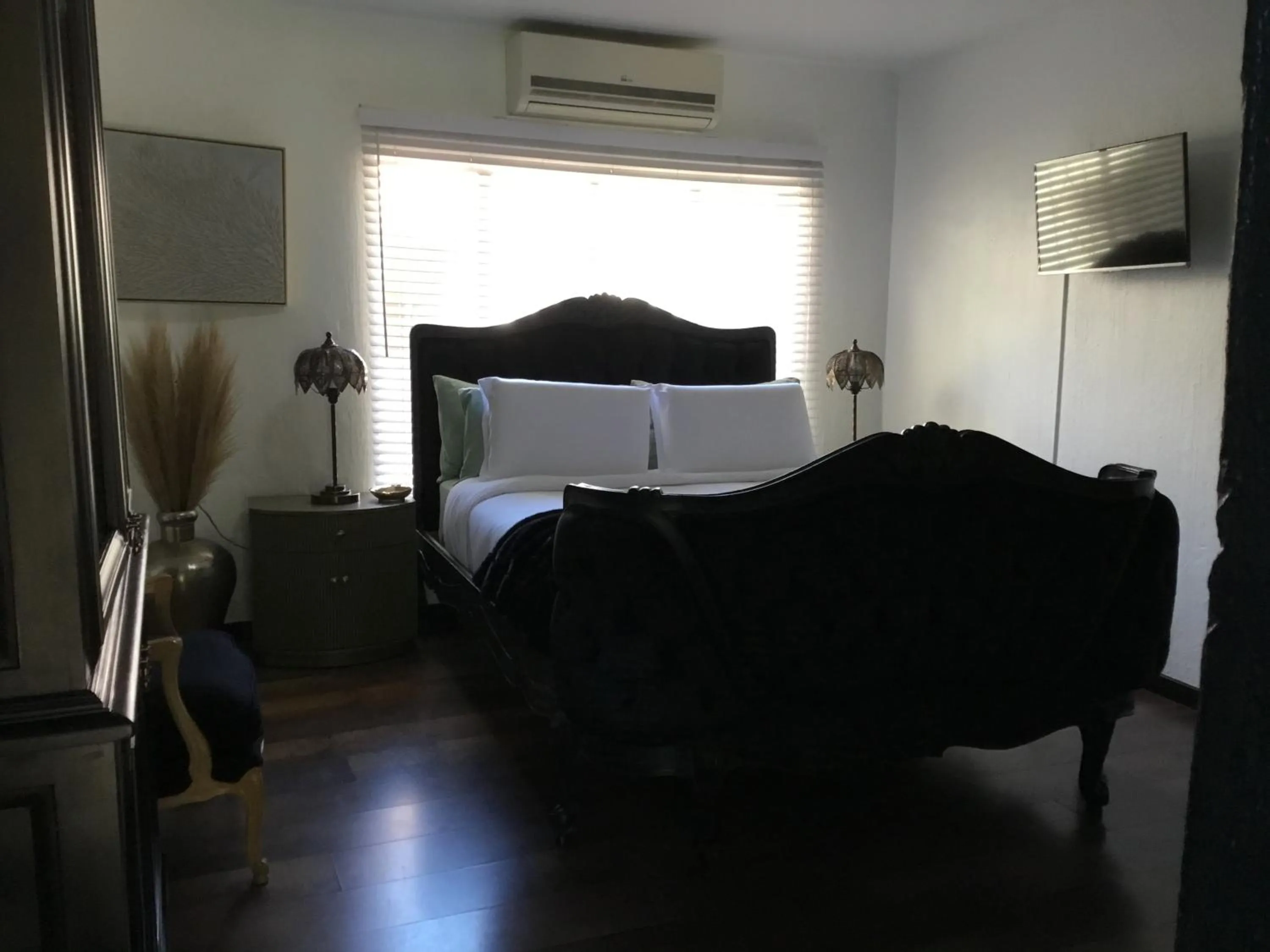 Bed in North Haven Country Estate