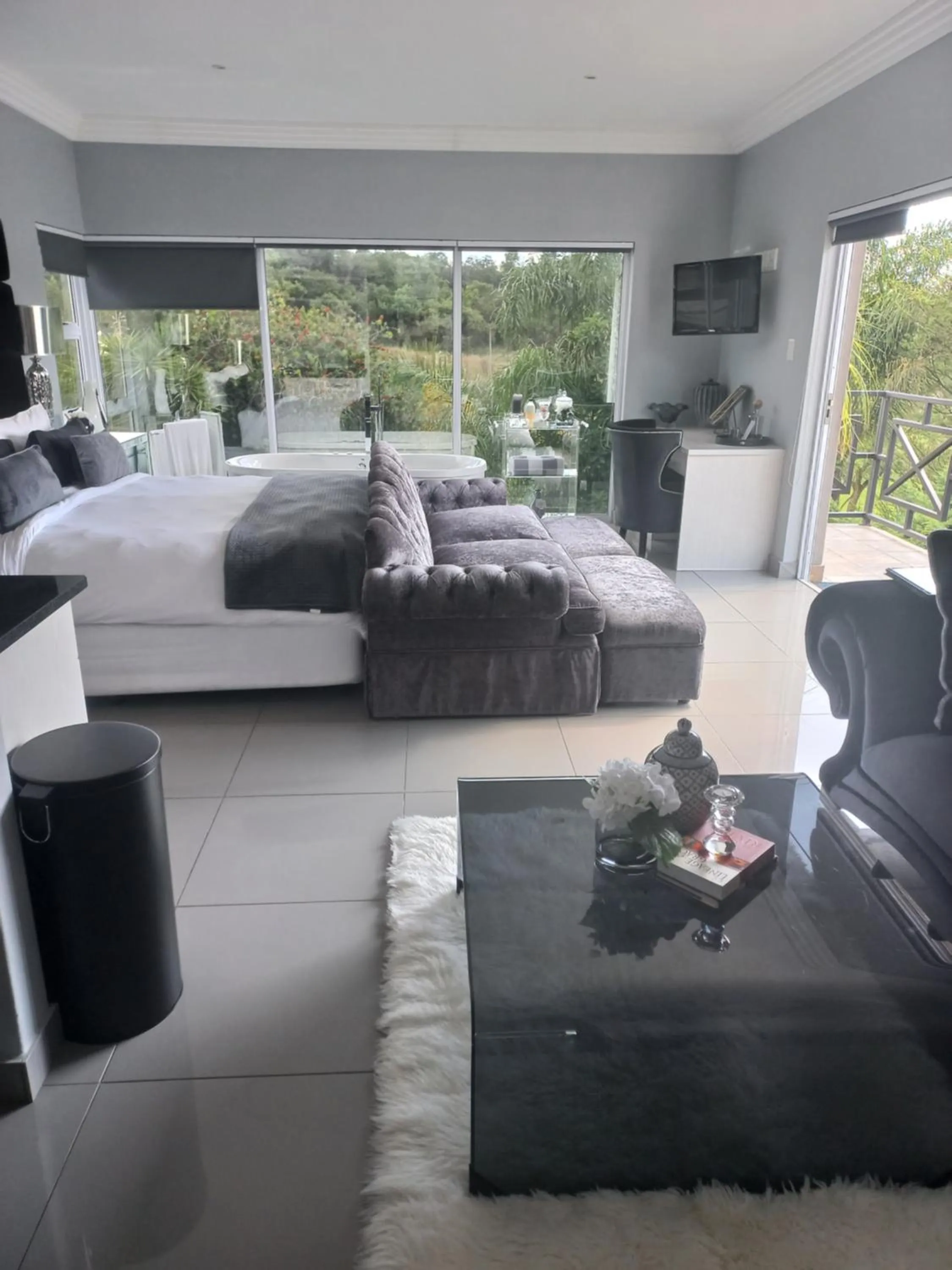 Seating area, Bed in North Haven Country Estate