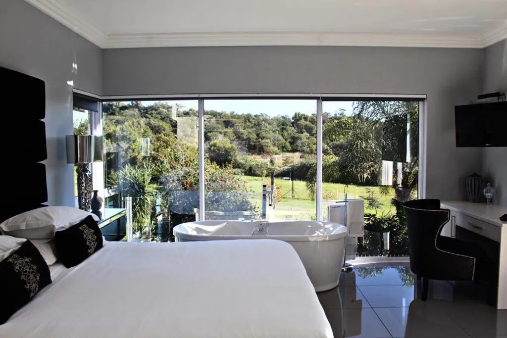 View (from property/room), Bed in North Haven Country Estate