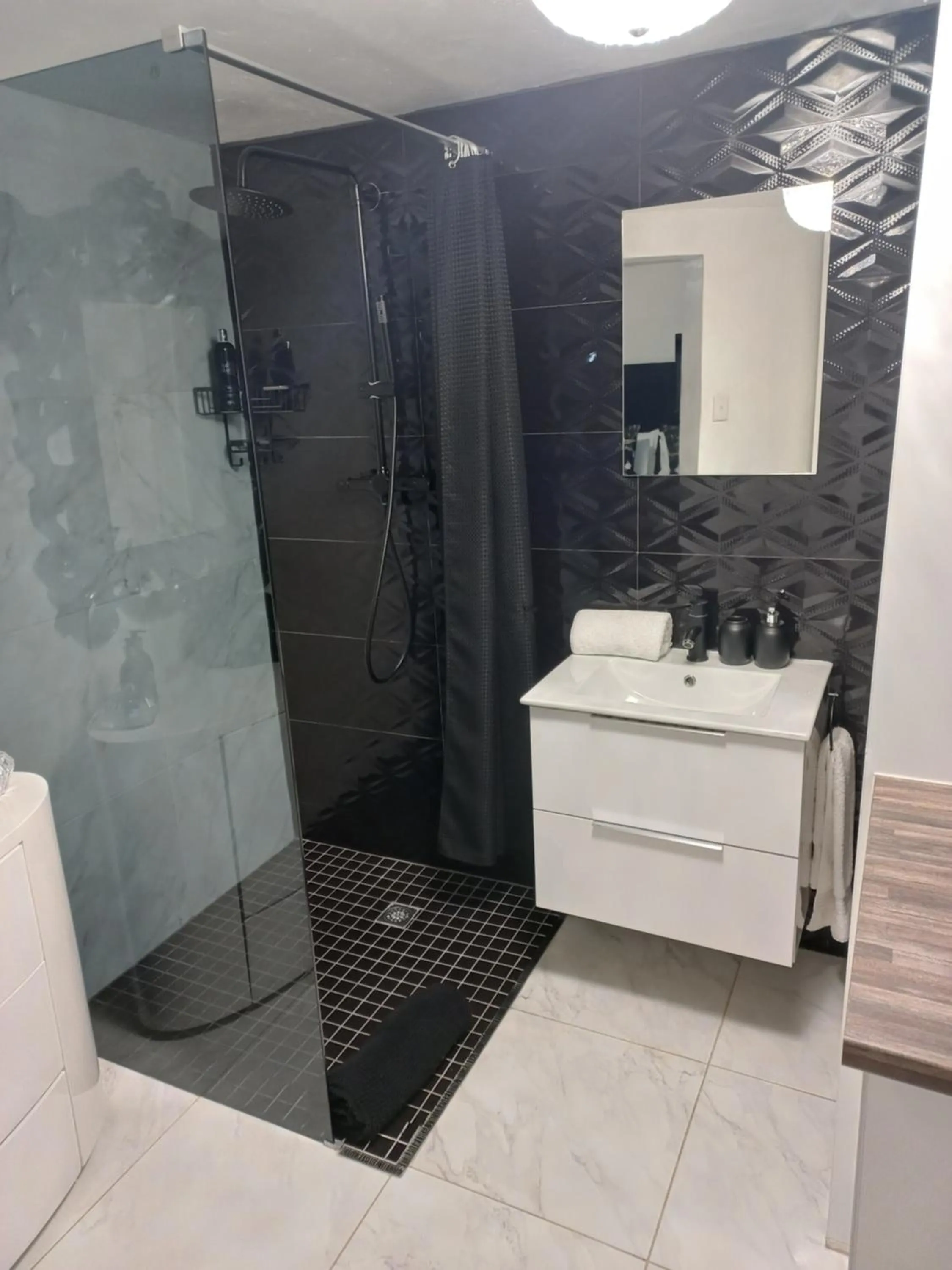 Shower in North Haven Country Estate