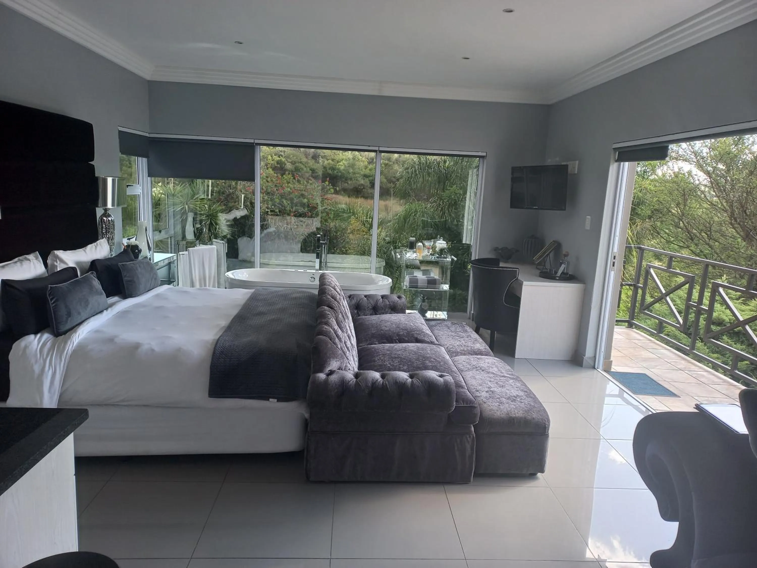 Bed in North Haven Country Estate