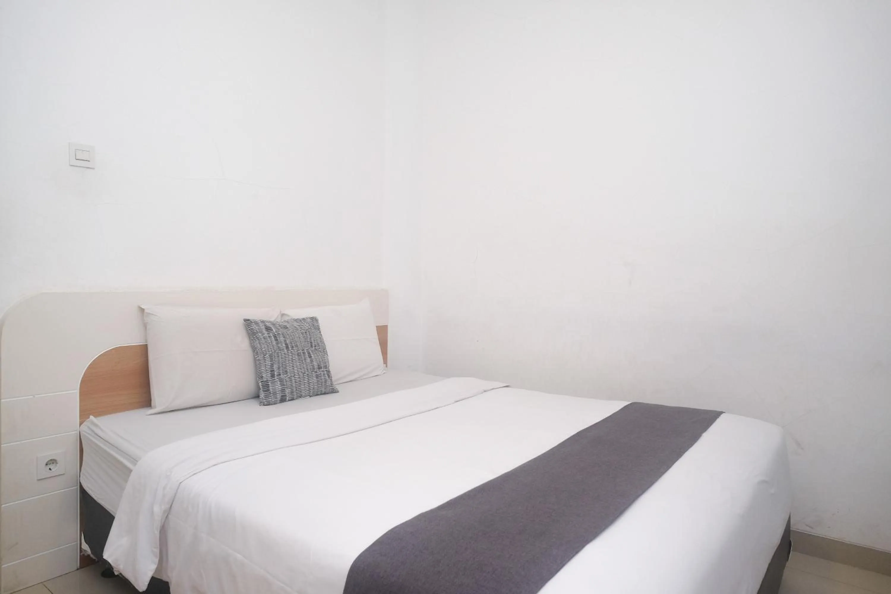 Bedroom, Bed in Ngampilan Residence Yogyakarta Mitra RedDoorz