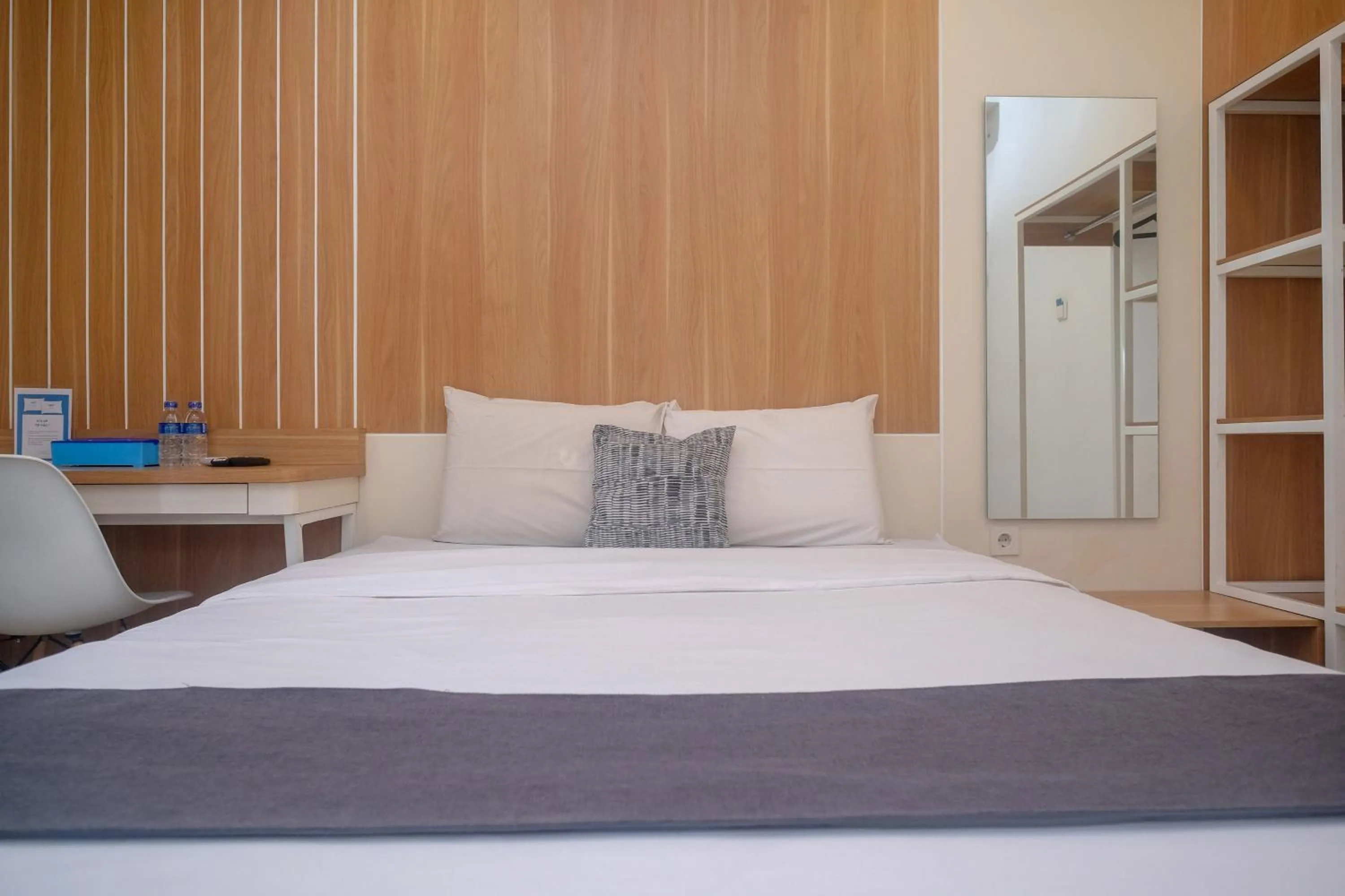 Bedroom, Bed in Ngampilan Residence Yogyakarta Mitra RedDoorz