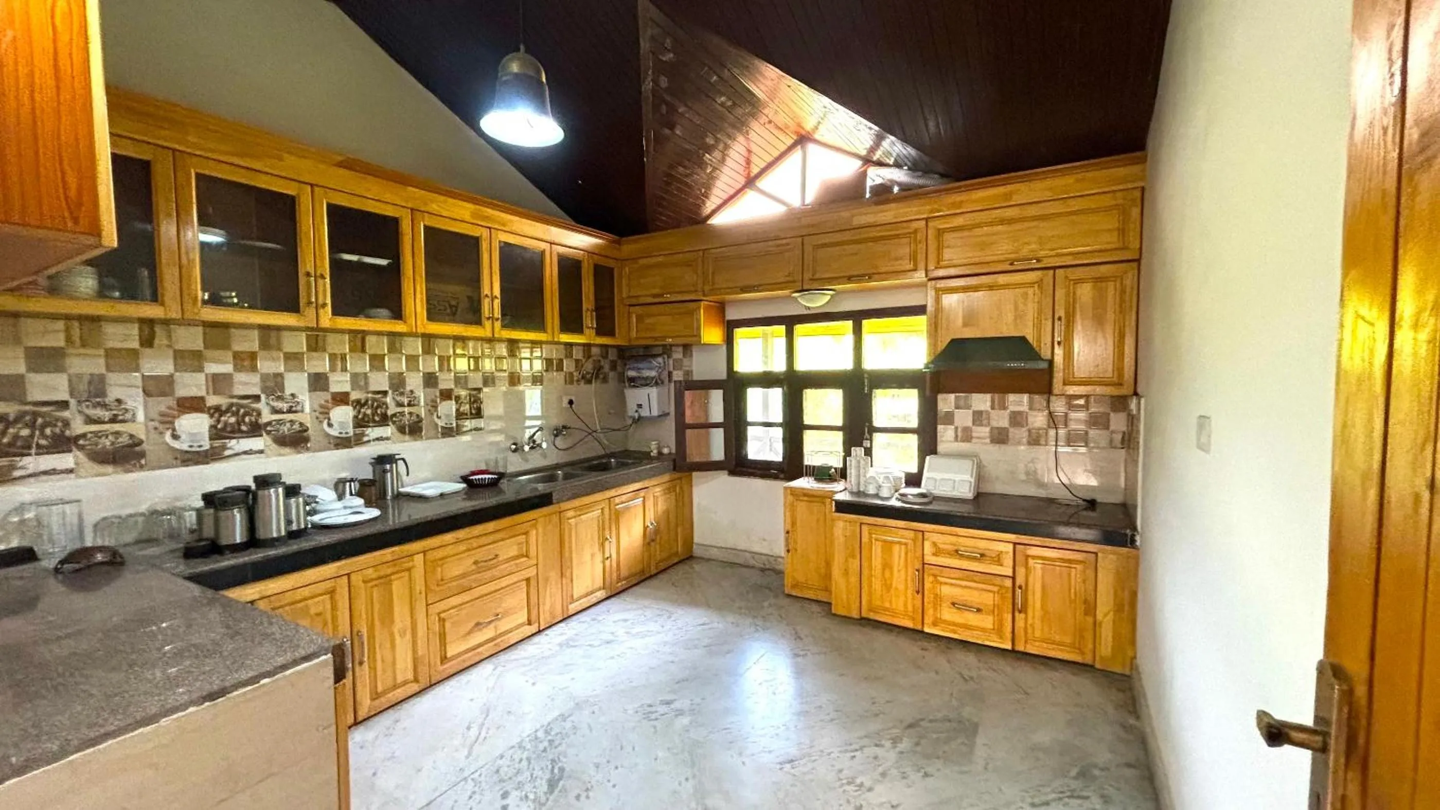 Restaurant/places to eat in Countryside Himalayan Resort