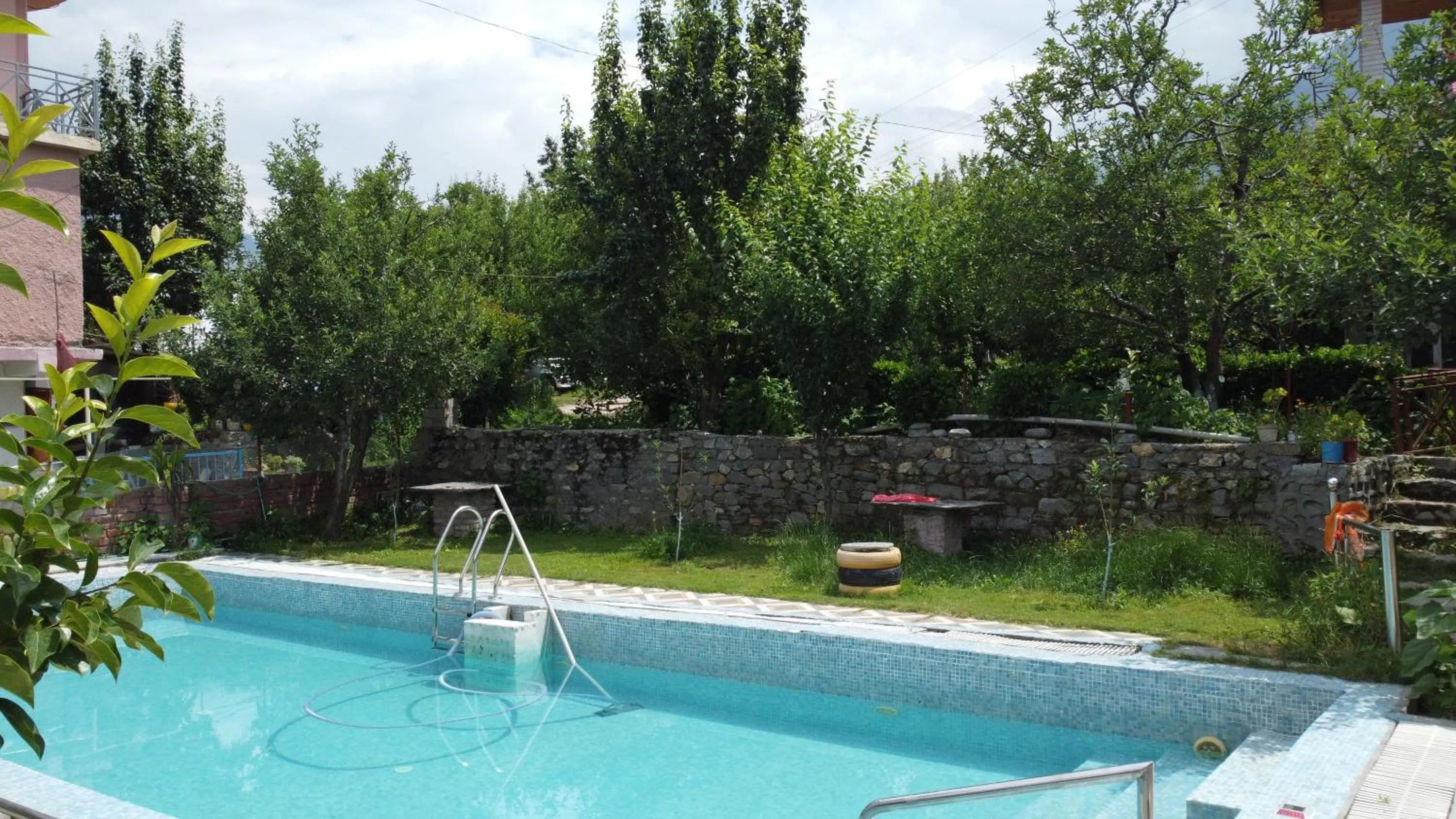 Swimming pool in Countryside Himalayan Resort
