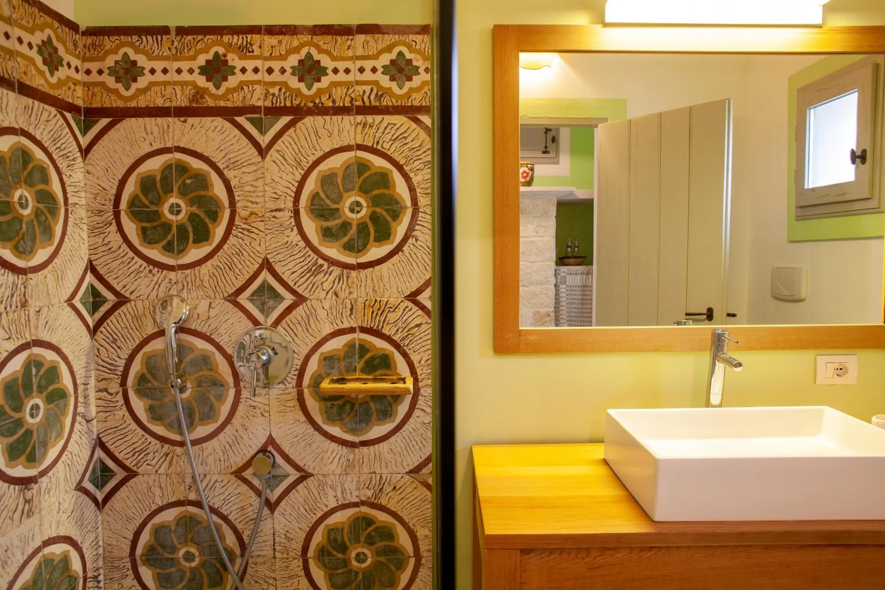 Shower in Naturalis Bio Resort