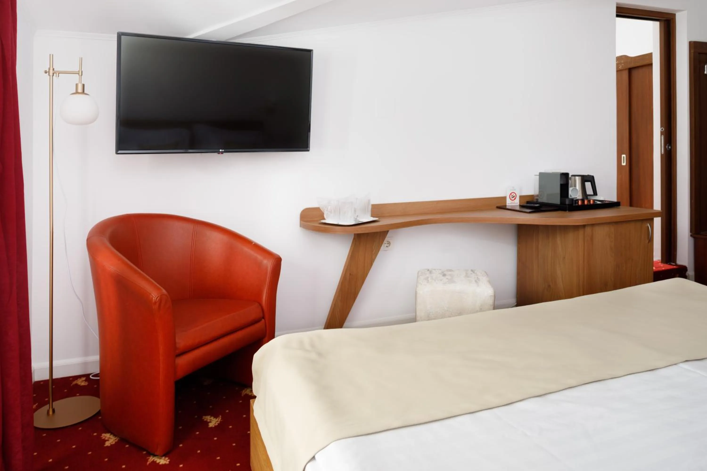 Bed in Manor Ski Hotel