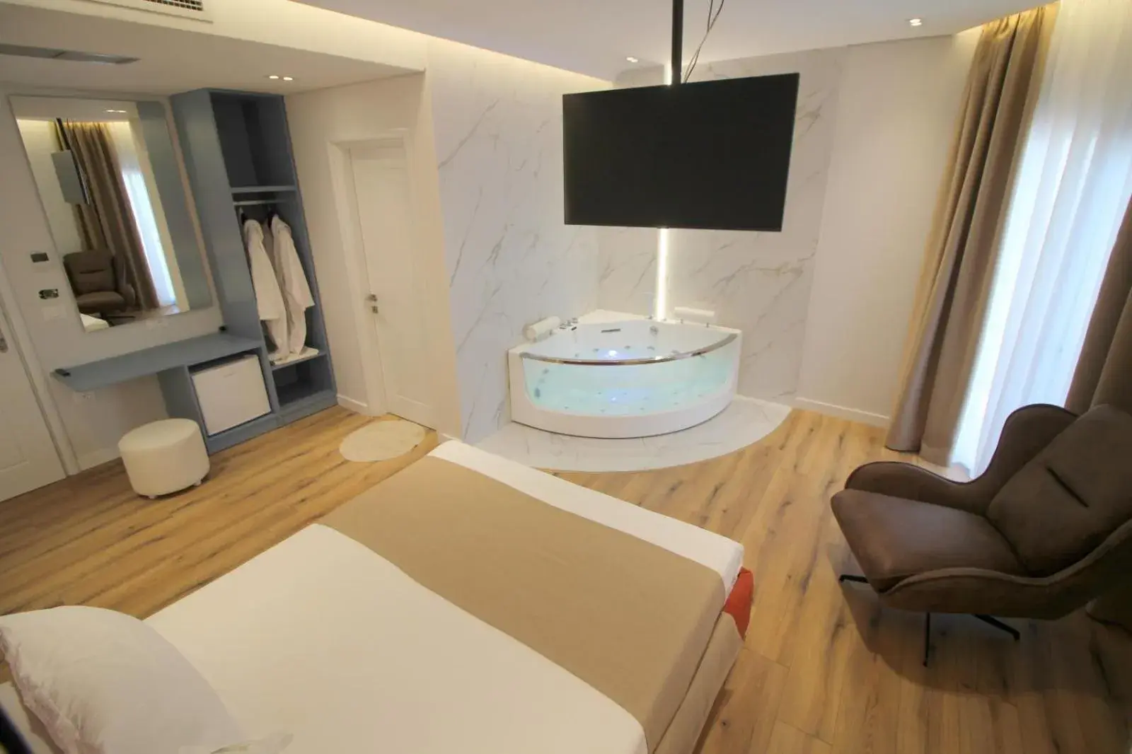 Deluxe Double Room with Sea View in Hotel Strora Deluxe Double Room with Sea View in Hotel Strora