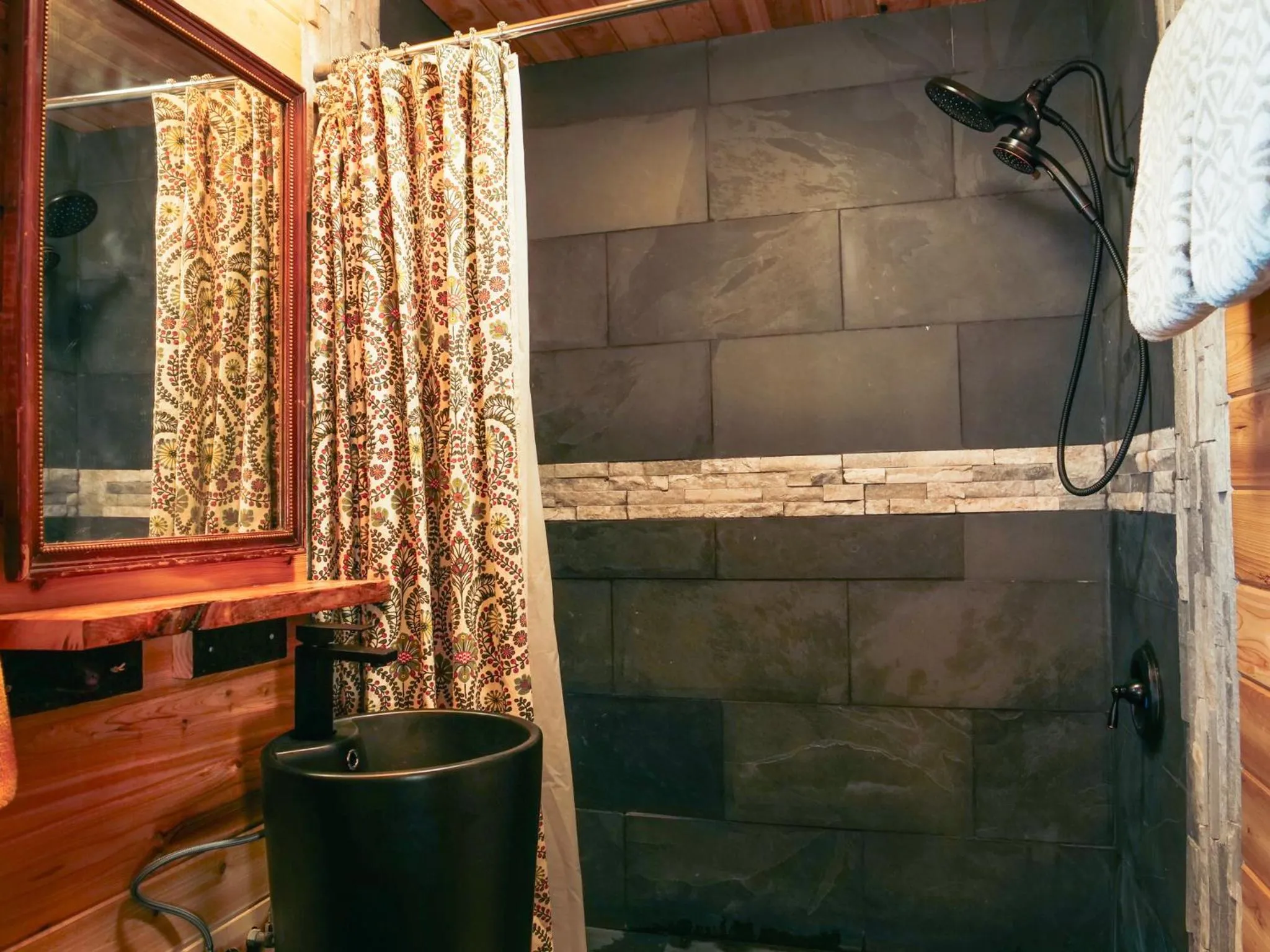 Dungeness Bay Cottages