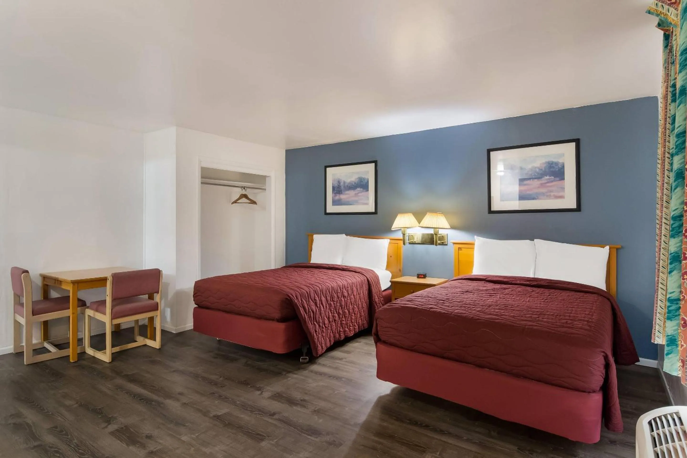 Bedroom, Bed in Rodeway Inn & Suites Sidney Historic Downtown I-80