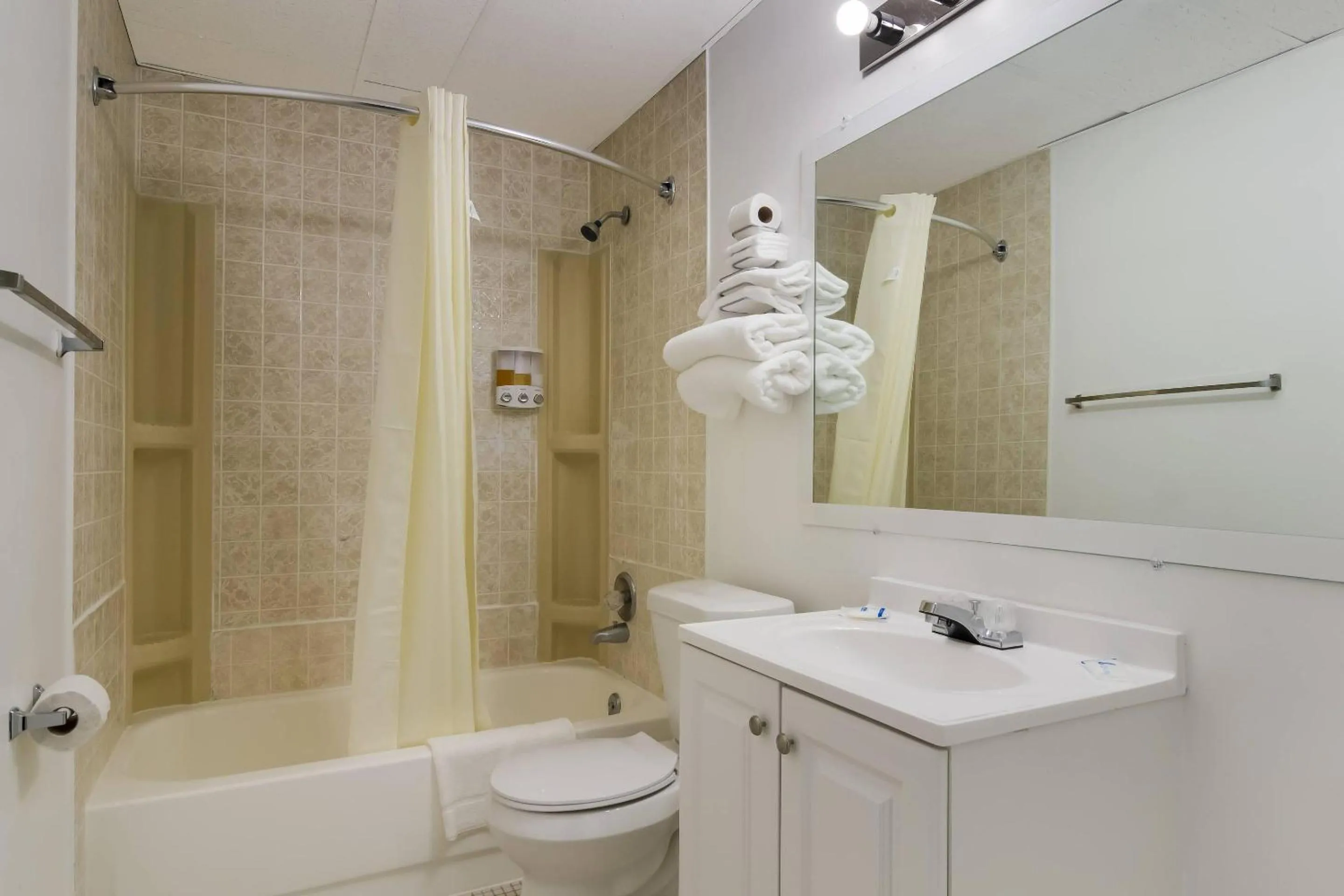 Bedroom in Rodeway Inn & Suites Sidney Historic Downtown I-80