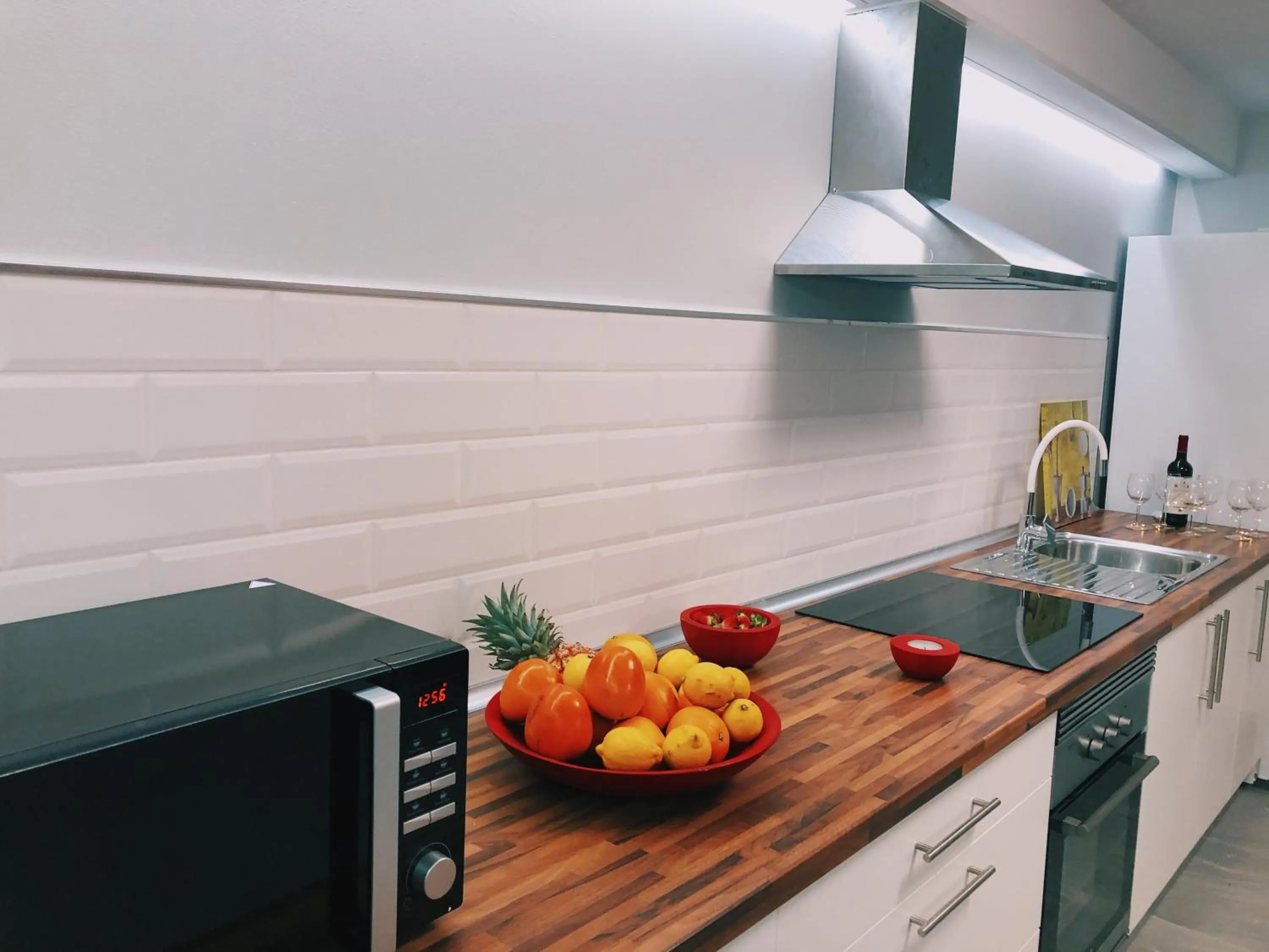 Communal kitchen in Villa 8 Islas