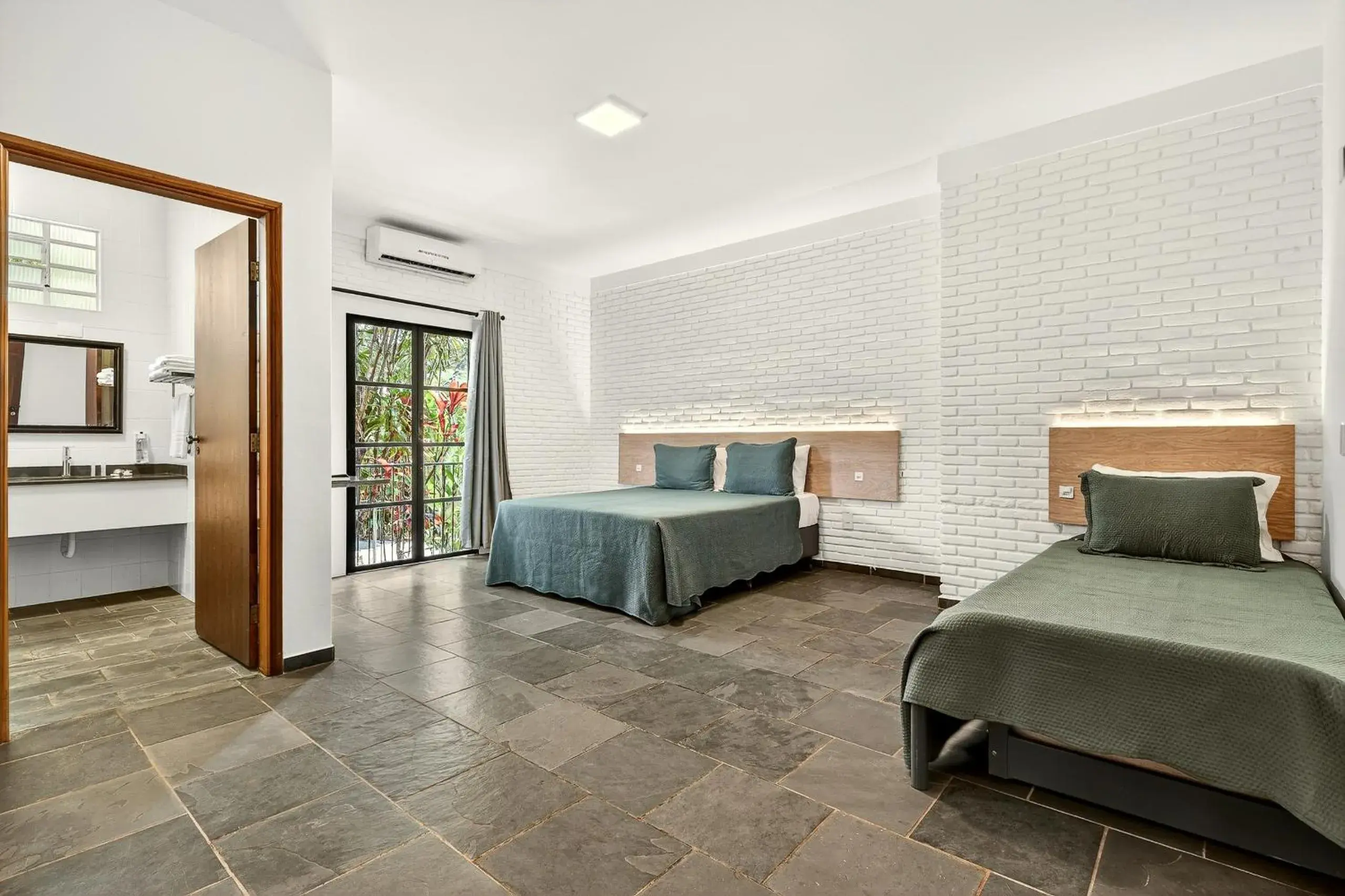 Standard Apartment - single occupancy in Grinbergs Village Hotel Standard Apartment - single occupancy in Grinbergs Village Hotel