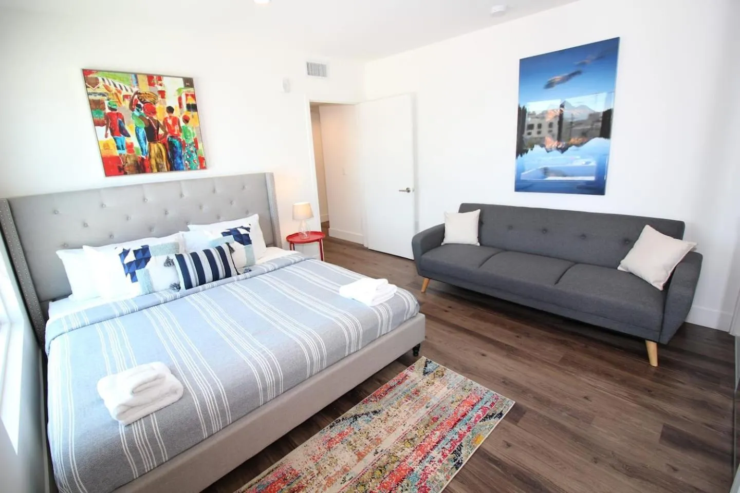 Bedroom, Bed in Los Angeles Premium City Suites with Free Parking