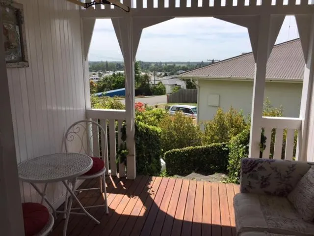 Patio in Hewling's Manor