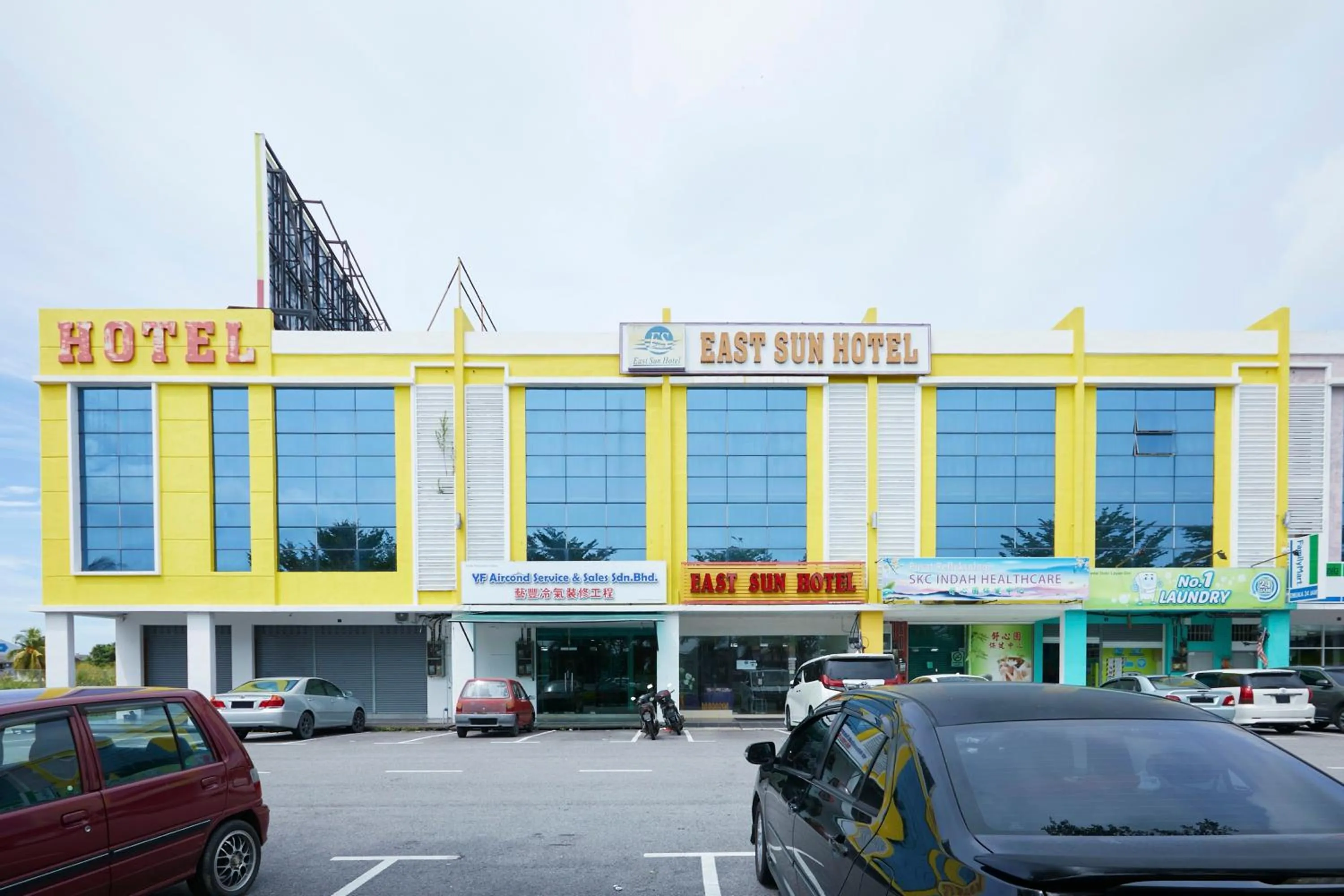 Property building in East Sun Hotel Sekinchan Self Check In