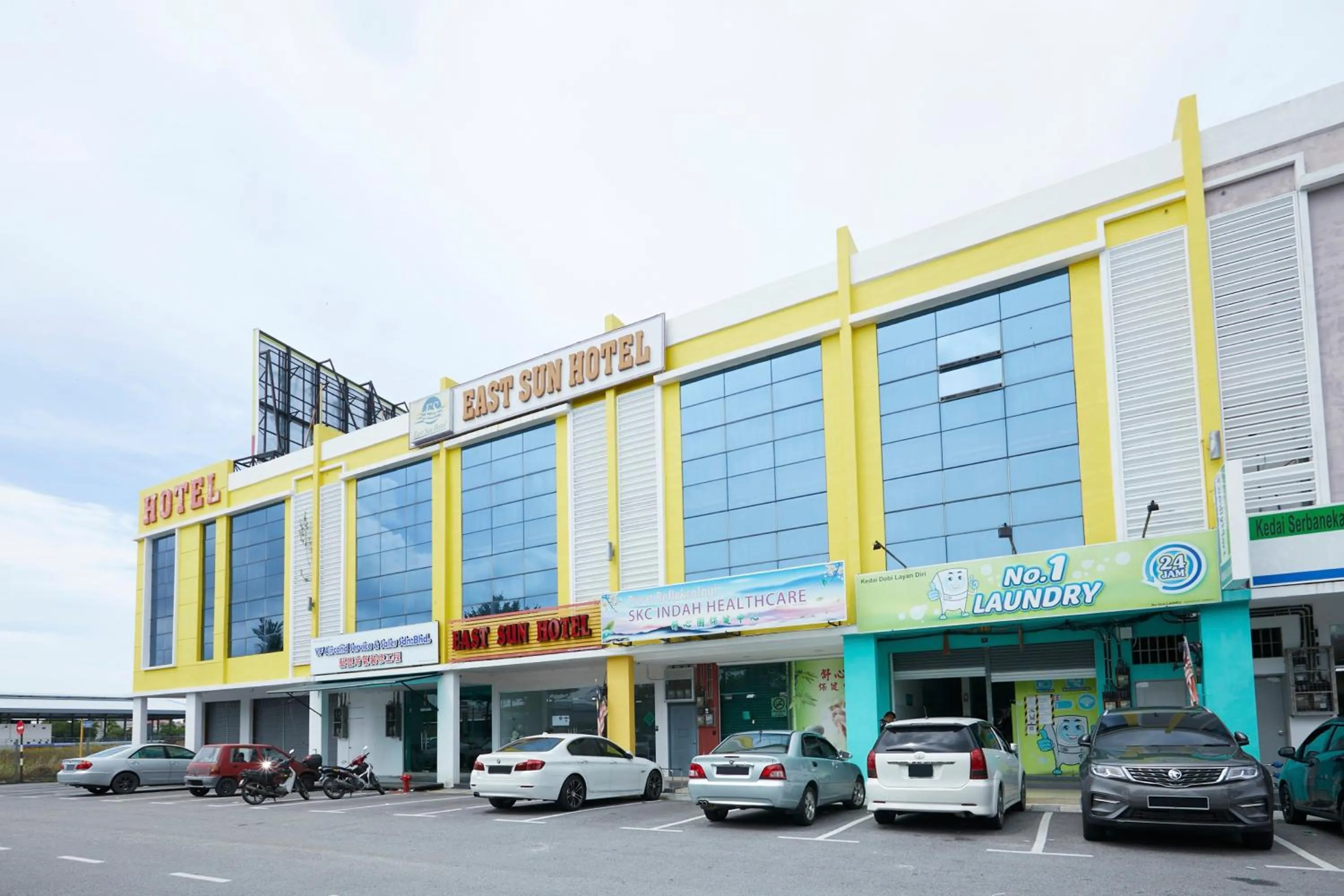 Property building in East Sun Hotel Sekinchan Self Check In