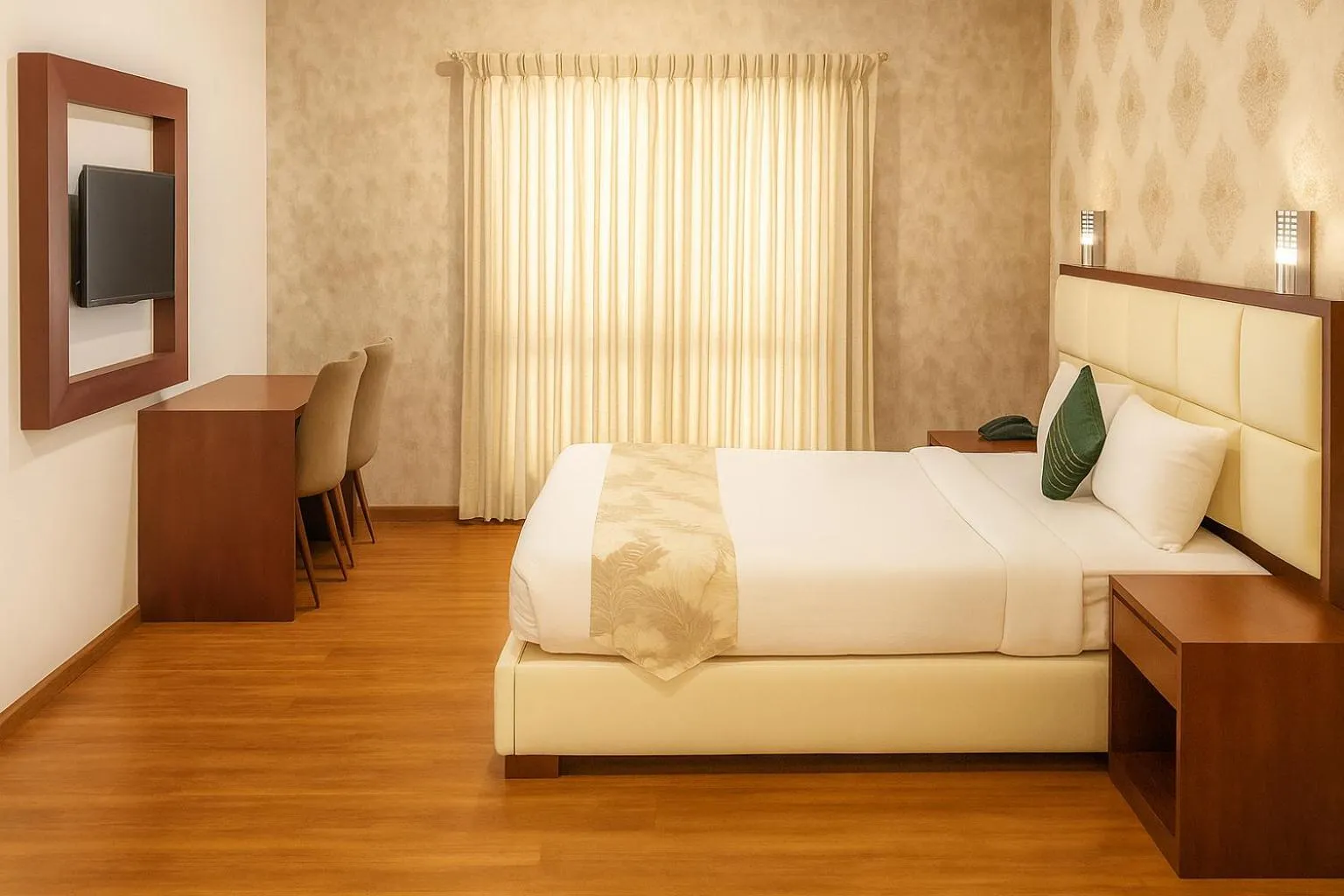 Bed in Hillcrest Metro