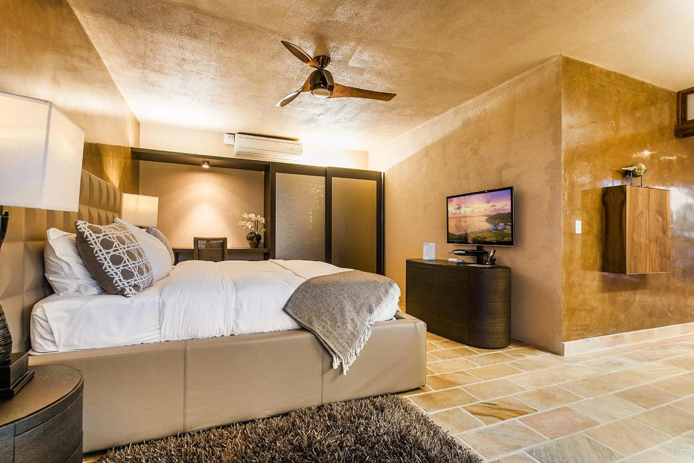 Bedroom, Bed in CeBlue Villas