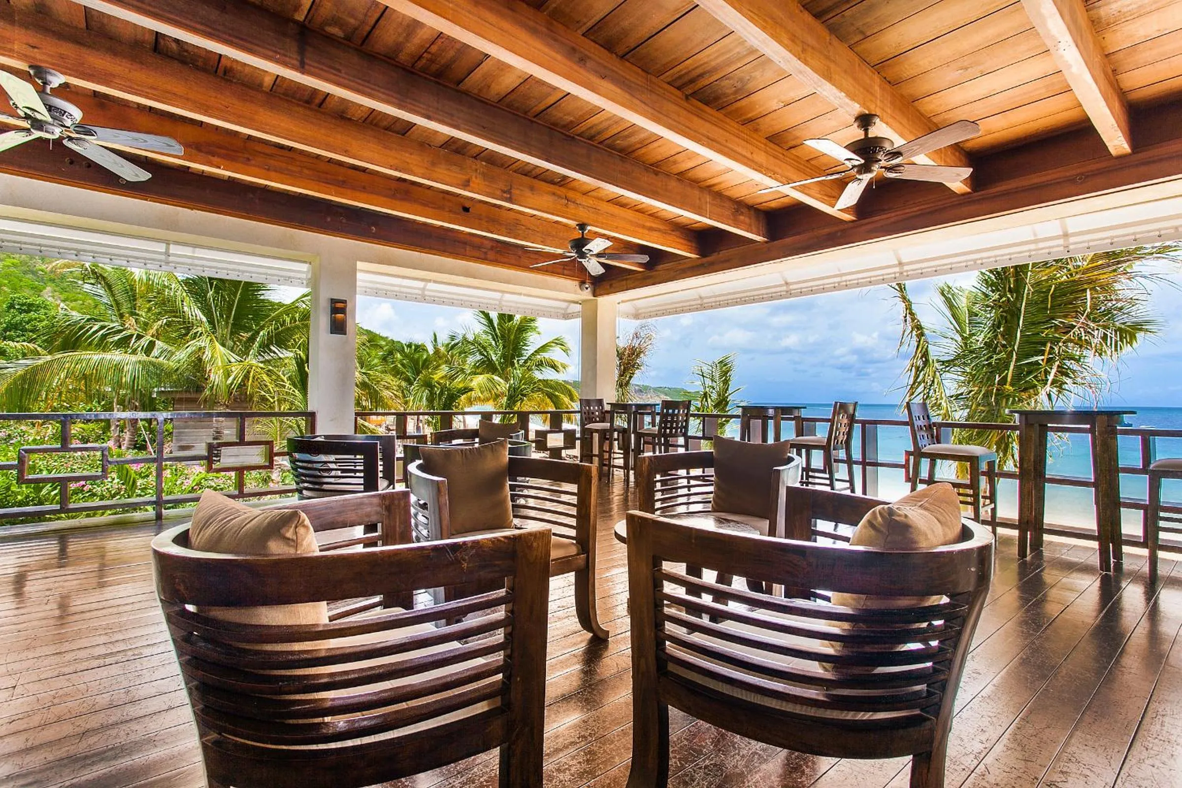 Restaurant/places to eat in CeBlue Villas