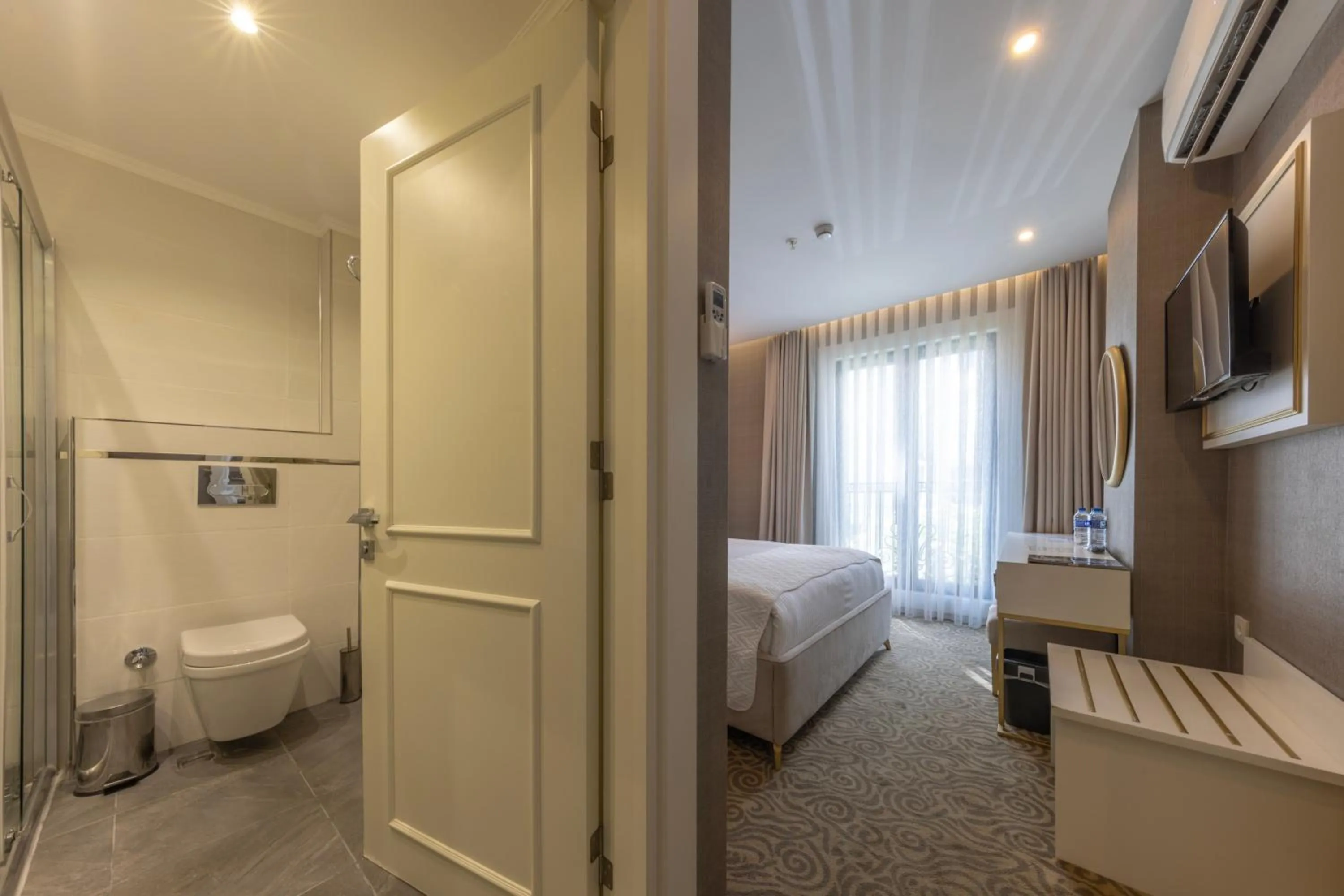 Photo of the whole room, Bed in Mr BEYAZ HOTEL