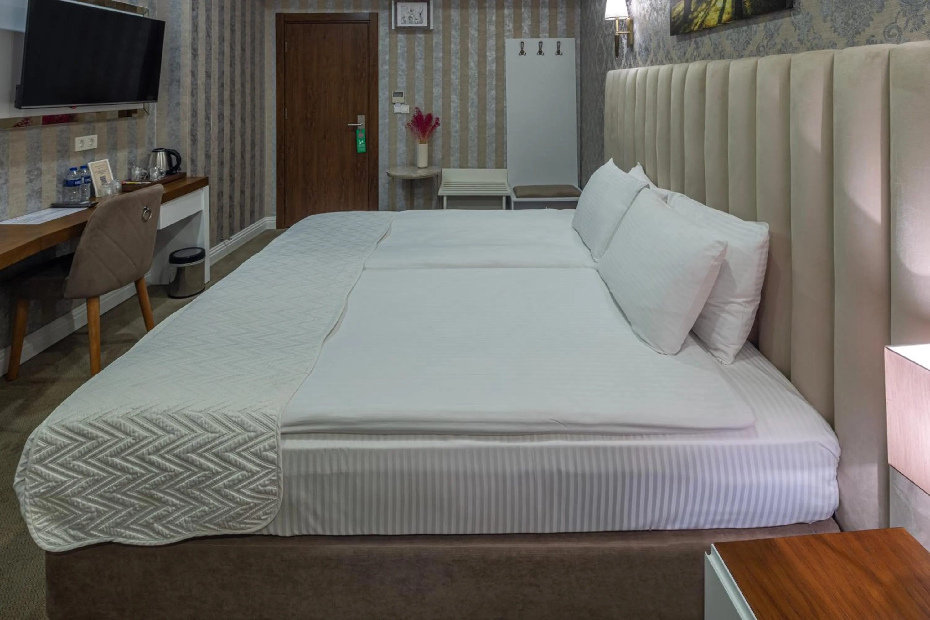 Photo of the whole room, Bed in Mr BEYAZ HOTEL