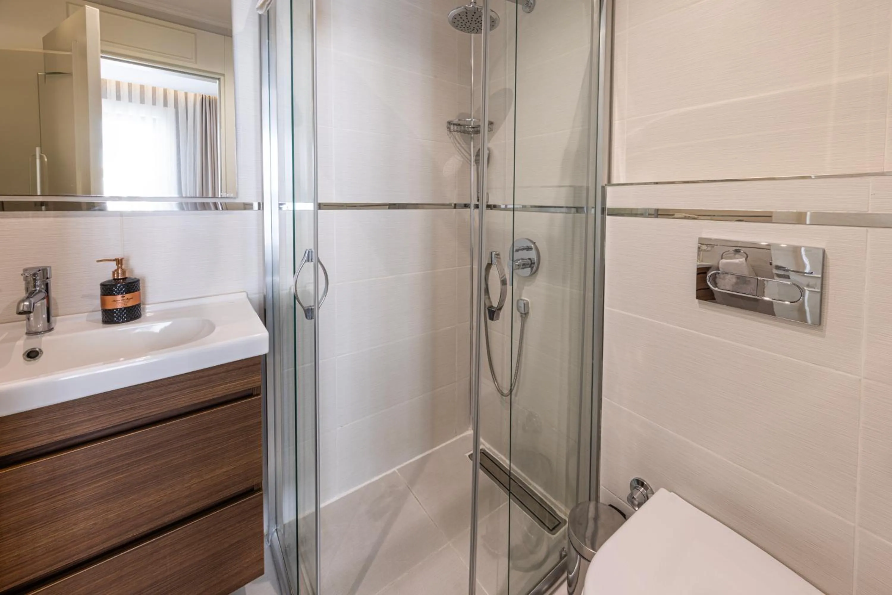 Bathroom in Mr BEYAZ HOTEL