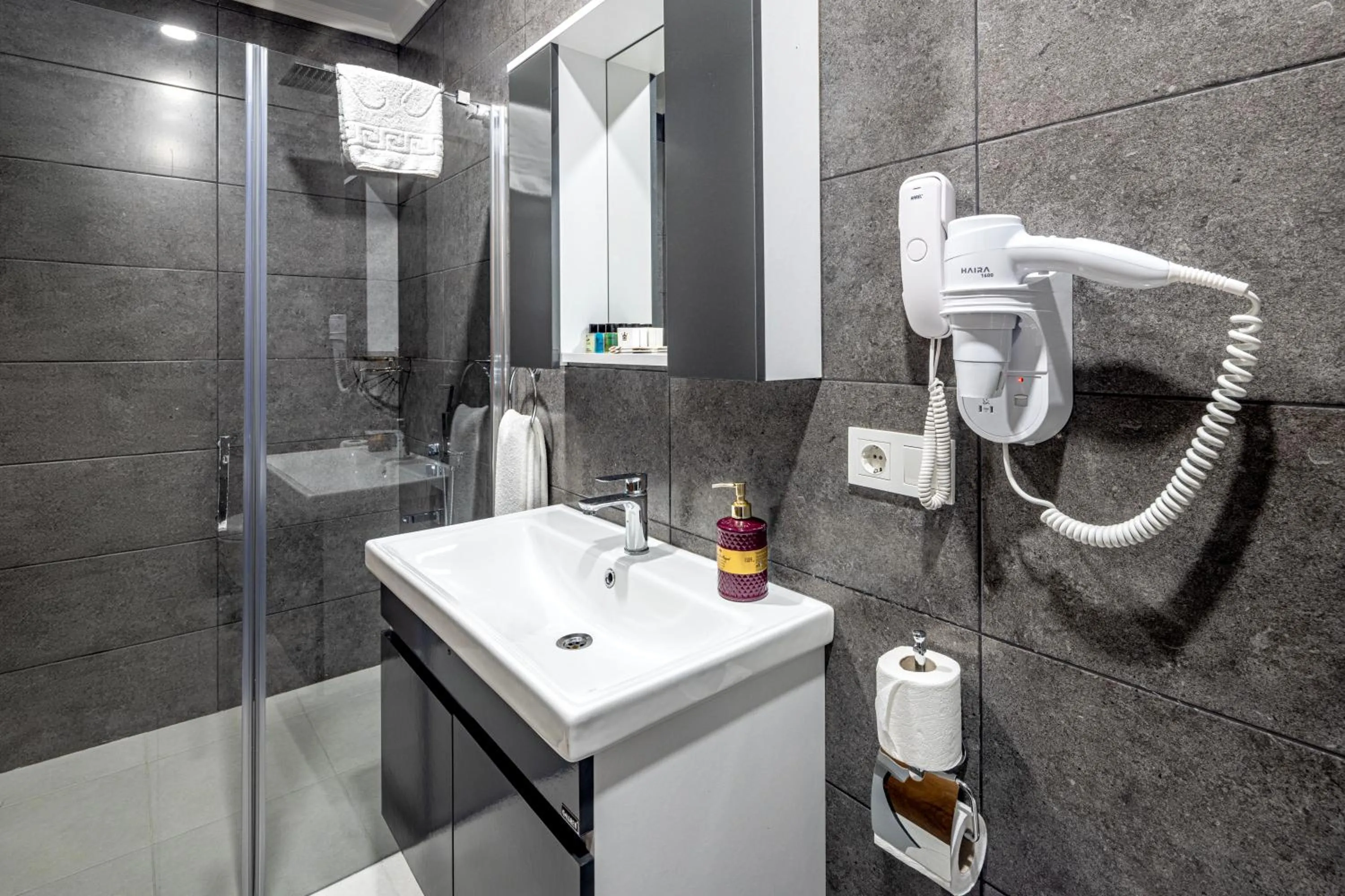 Bathroom in Mr BEYAZ HOTEL