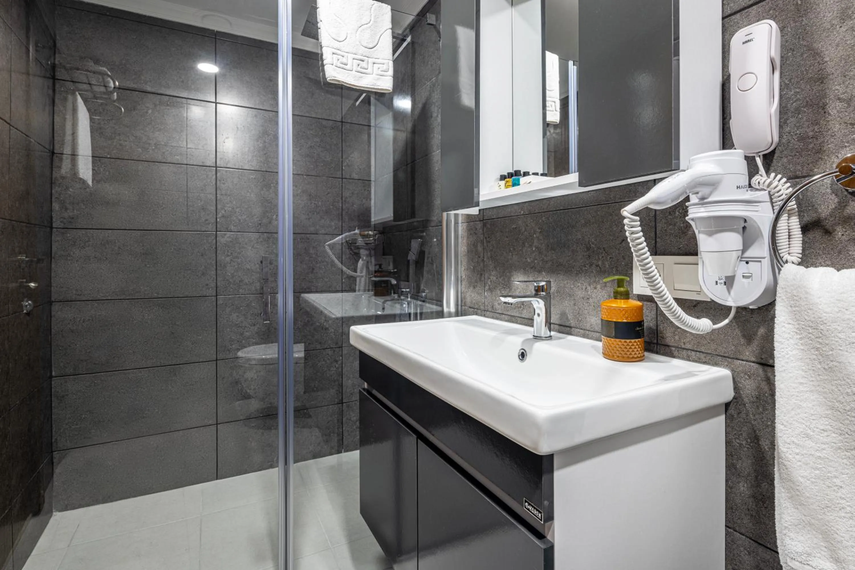 Bathroom in Mr BEYAZ HOTEL