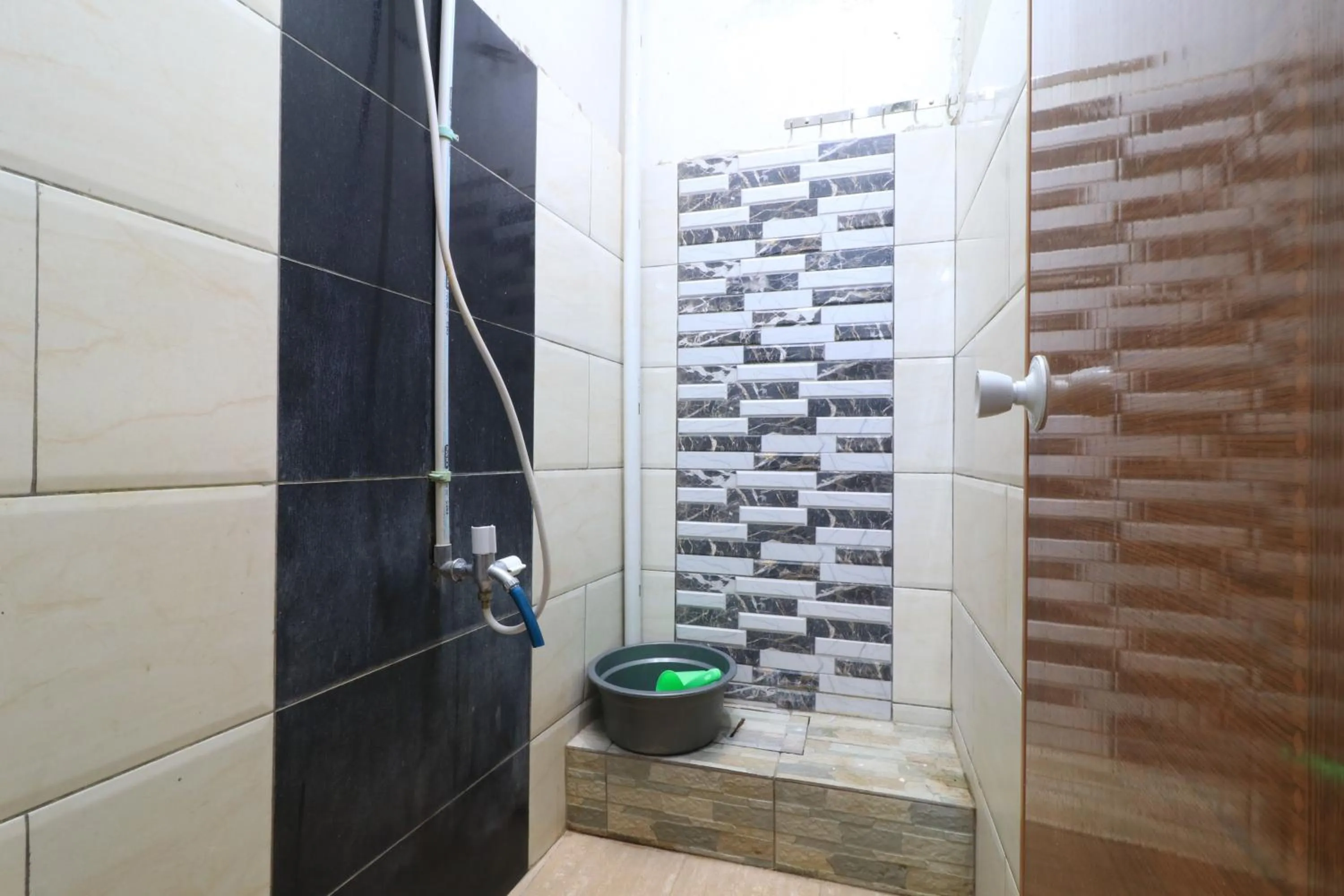 Bathroom in Eiffel Residence Batu Tulis 37 - Female Only