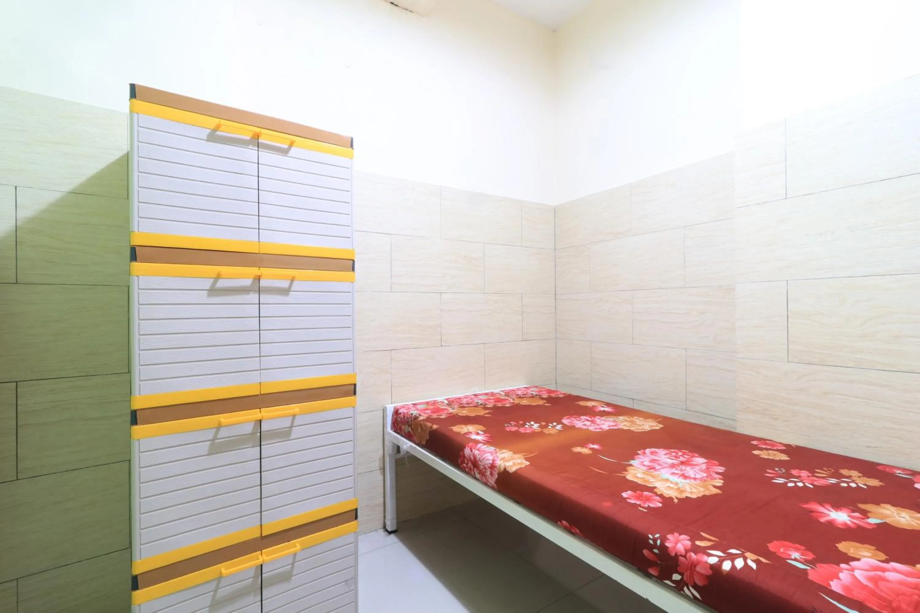 Bedroom, Bed in Eiffel Residence Batu Tulis 37 - Female Only