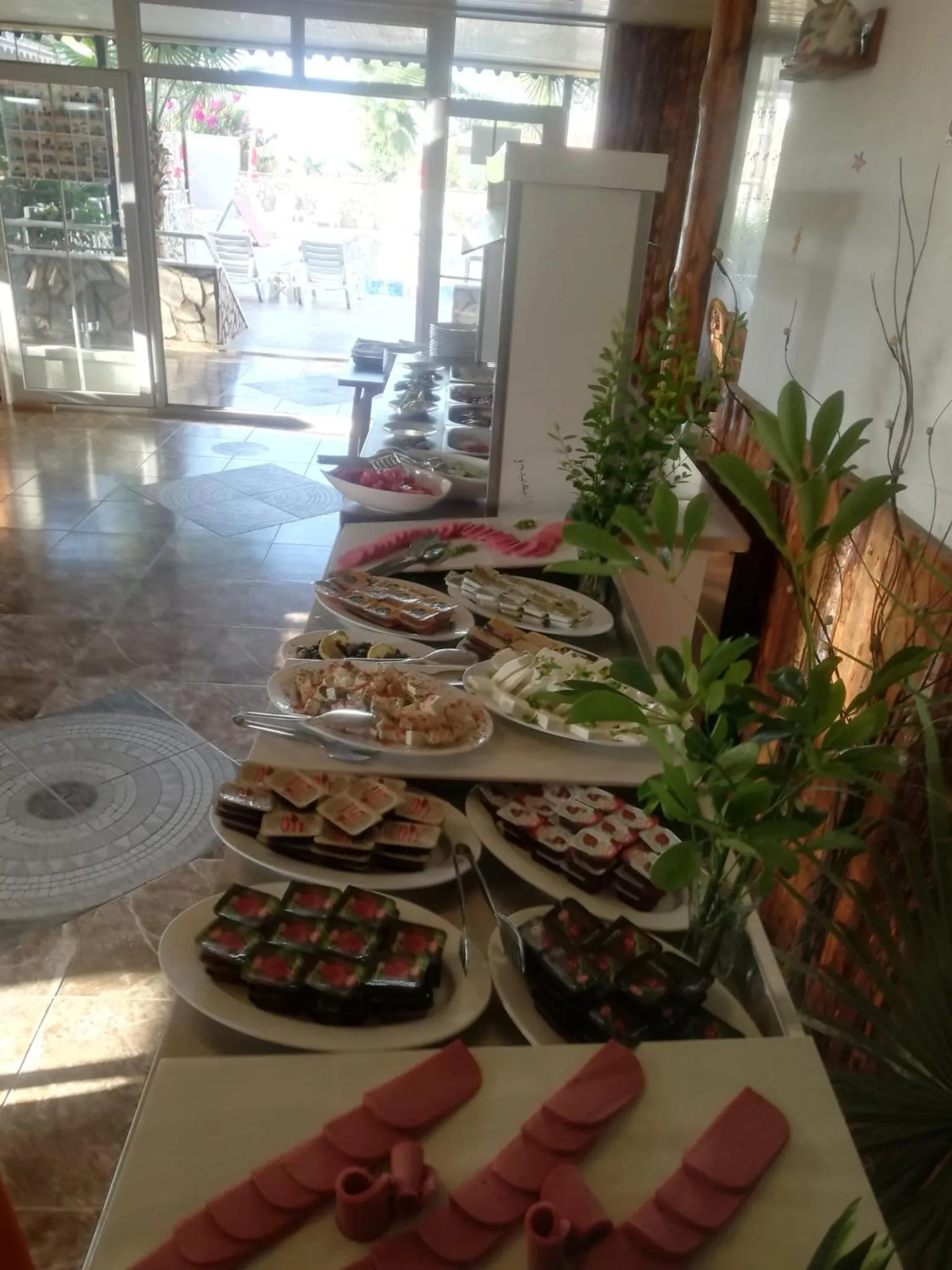 Restaurant/places to eat in Esmeralda Butik Hotel