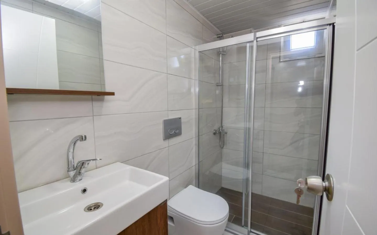 Shower in Esmeralda Butik Hotel