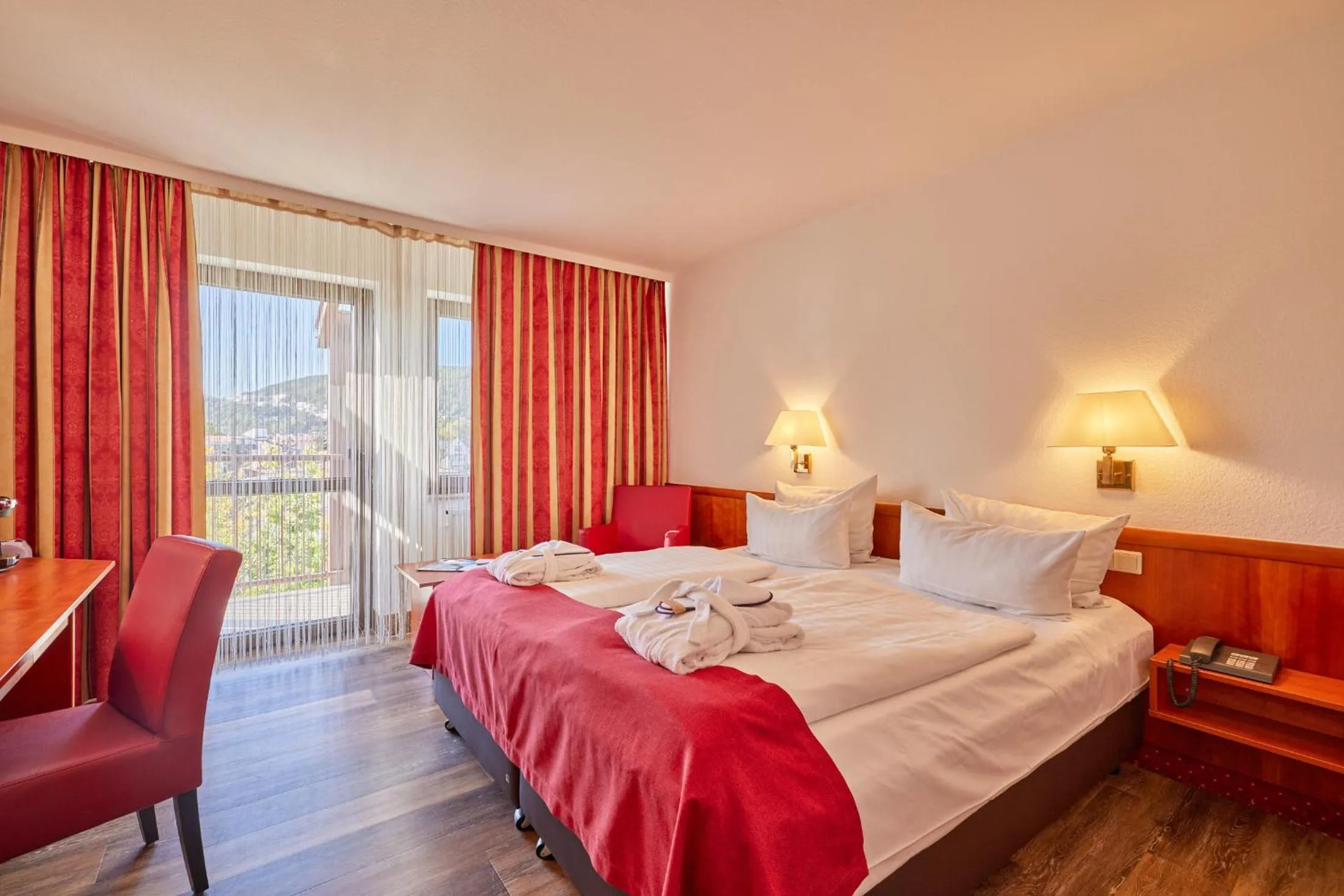 Bedroom, Bed in Mercure Hotel Bad Duerkheim An Den Salinen