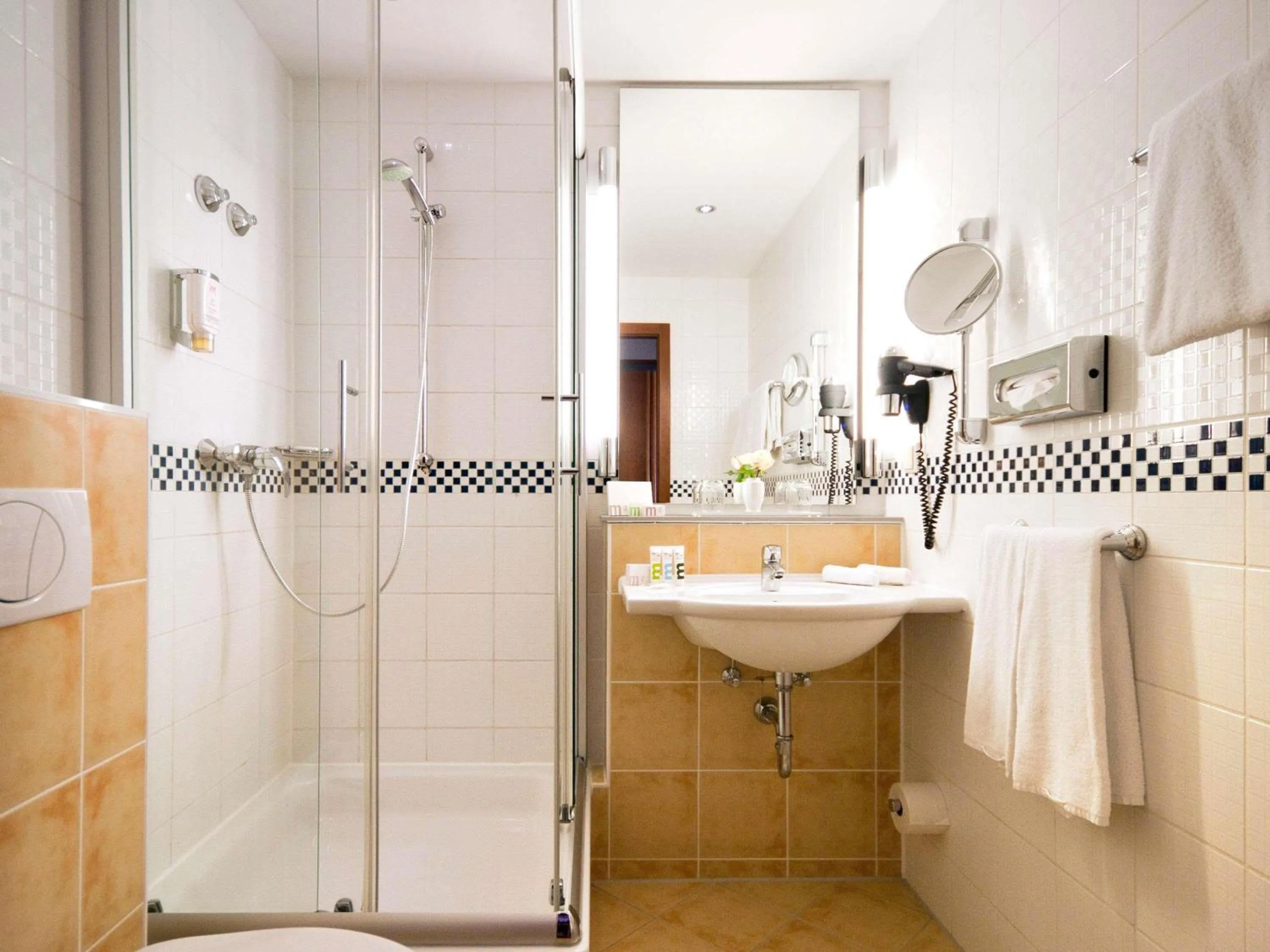 Bedroom in Mercure Hotel Bad Duerkheim An Den Salinen